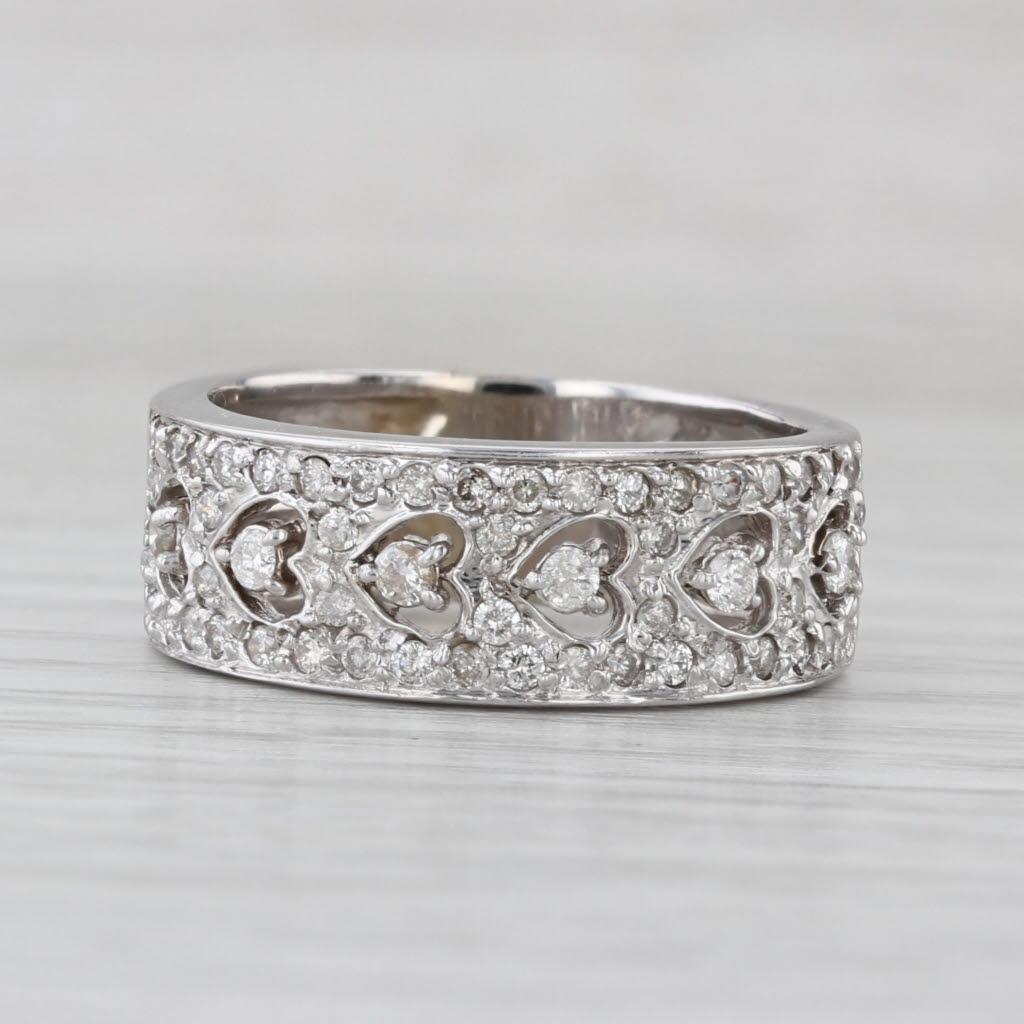0.70ctw Diamond Heart Pattern Ring 14k White Gold Size 8.25 Anniversary Band Bon état - En vente à McLeansville, NC