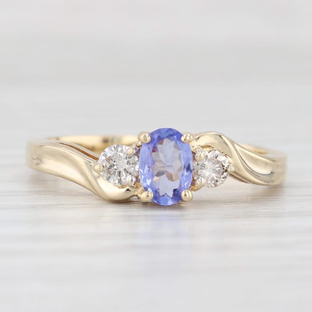0.70ctw Oval Tanzanite Diamond Ring 14k Yellow Gold Size 7 In Good Condition For Sale In McLeansville, NC