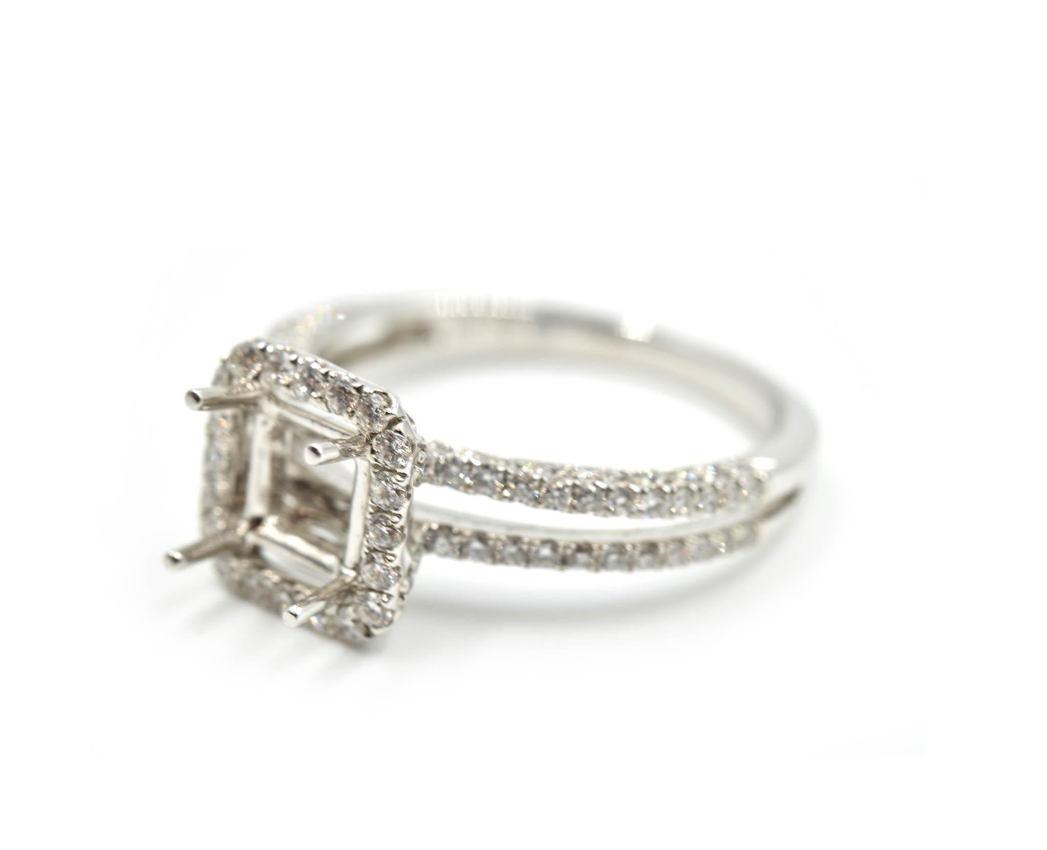 0.71 Carat Diamond 18 Karat White Gold Semi-Mount Engagement Ring In Excellent Condition In Scottsdale, AZ