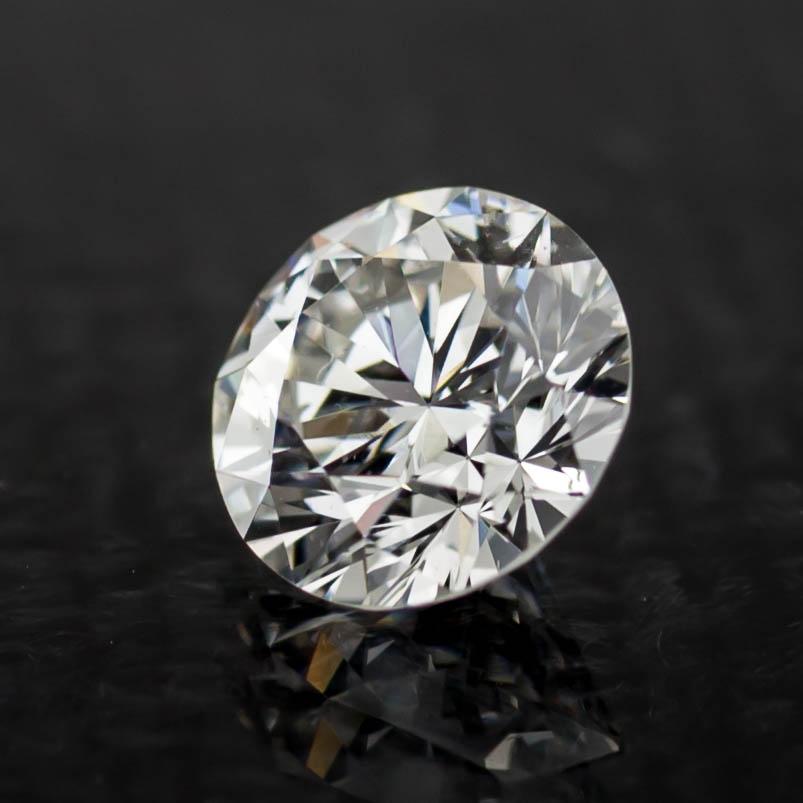 0,71 Karat Lose F / VS2 Runder Brillantschliff Diamant GIA zertifiziert für Damen oder Herren im Angebot