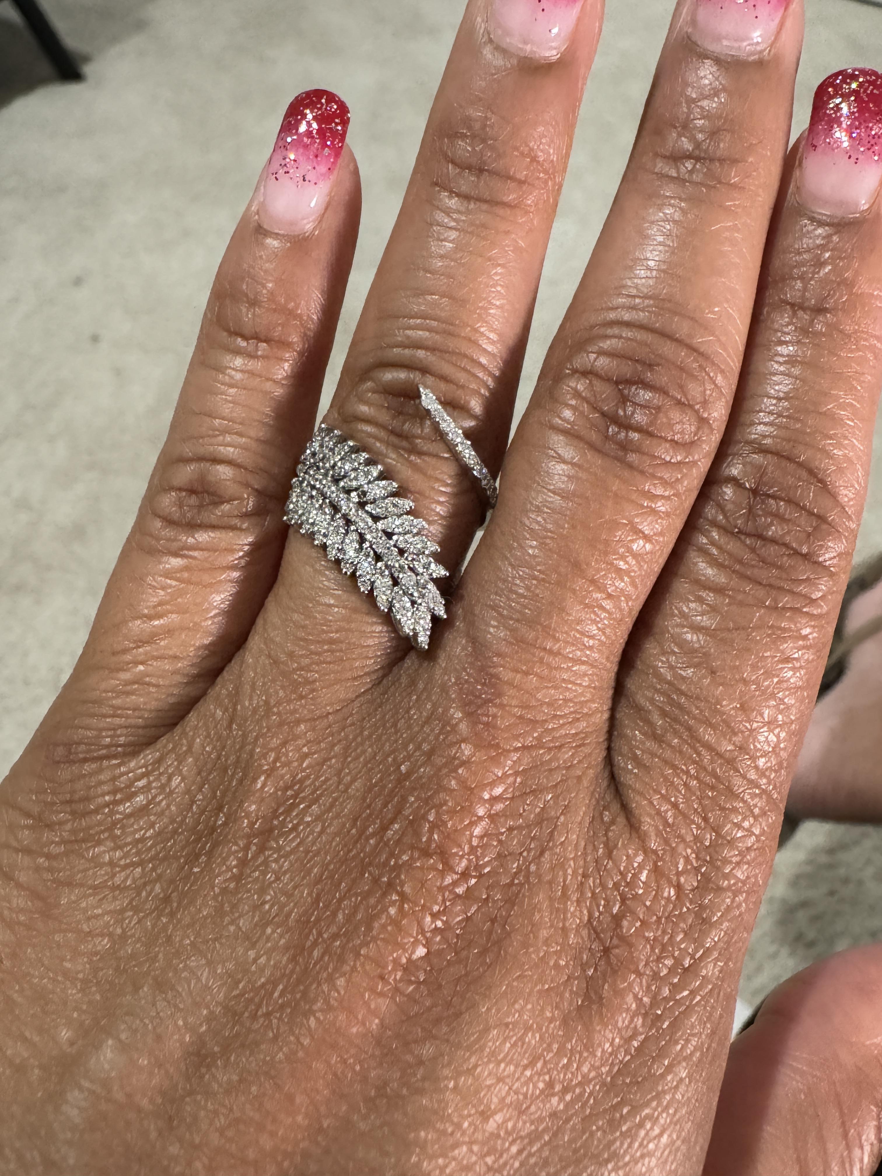 Women's 0.71 Carat Natural Diamond White Gold Cocktail Ring For Sale