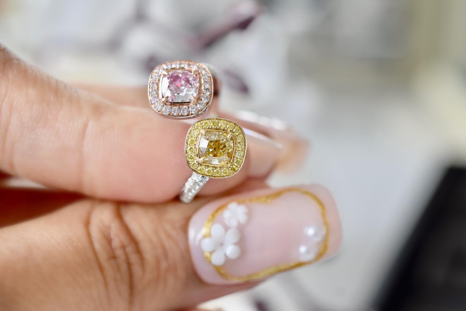 0.71 Carat Pink & Yellow Diamond Cocktail Ring GIA Certified In New Condition For Sale In Kowloon, HK
