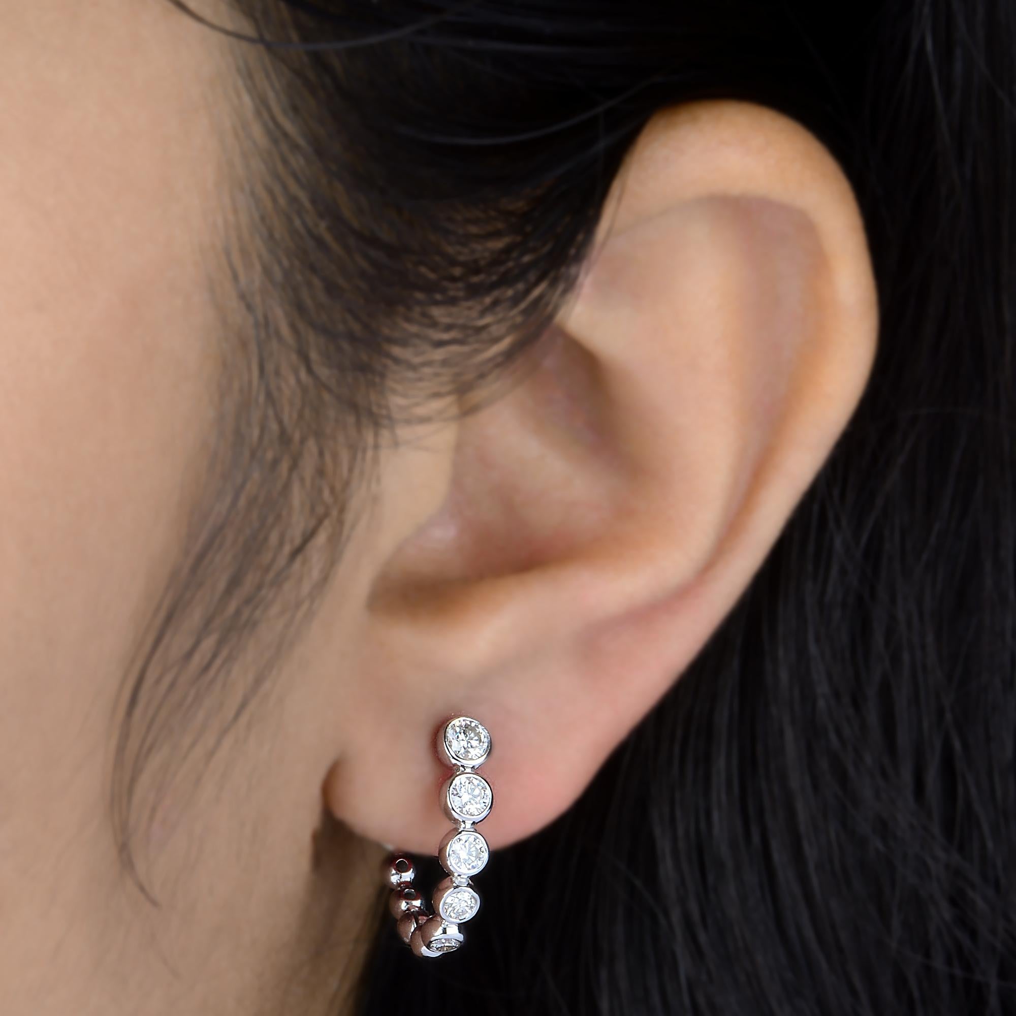 Moderne Boucles d'oreilles avec diamants 0,71 carat SI Clarity HI Color en or blanc 10 carats en vente