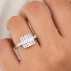 Anello di fidanzamento con cluster di diamanti da 0,71 carati SI/H in oro bianco da 18 carati