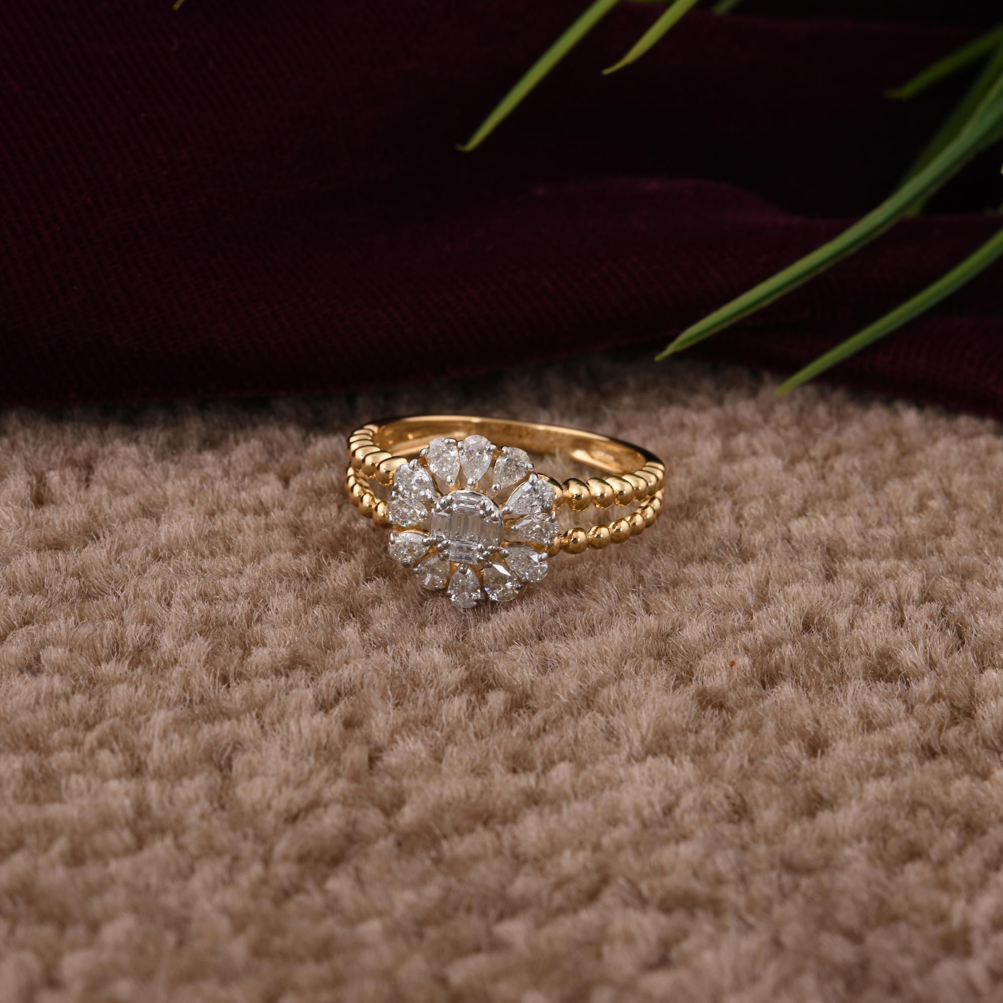 0.71 Carat SI/H Pear Baguette Diamond Flower Ring 14 Karat Yellow Gold Jewelry In New Condition For Sale In Diera, Dubai