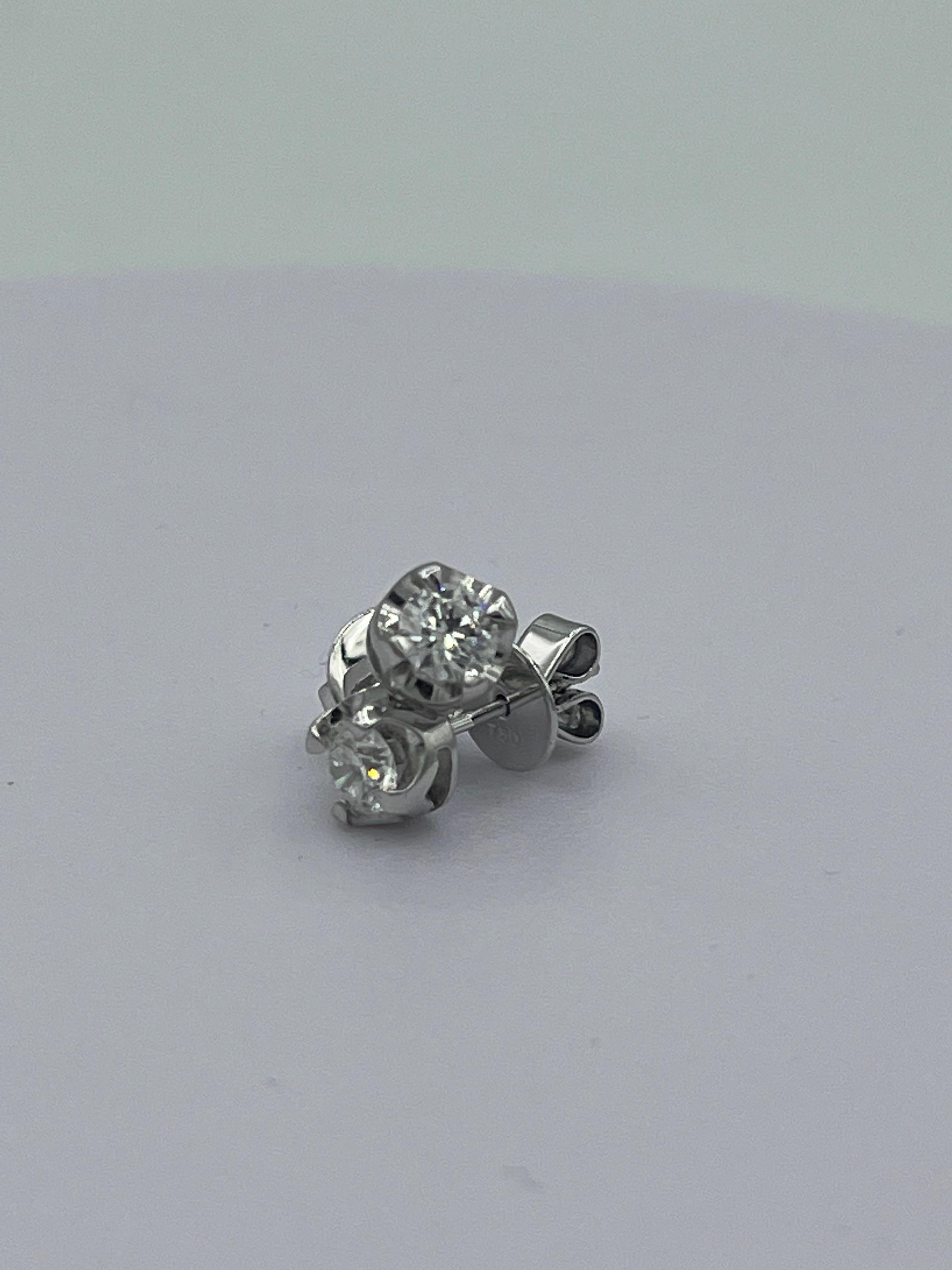 0, 71 Carat Diamond Stud F/SI 18k White Gold Earrings For Sale 1