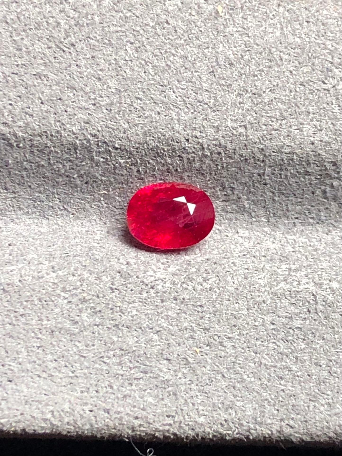 0,71 Ct  GIA Certified Unheated Ruby Burma Pigeon Blood qualità occhi puliti In condizioni Nuovo in vendita a bangkok, TH