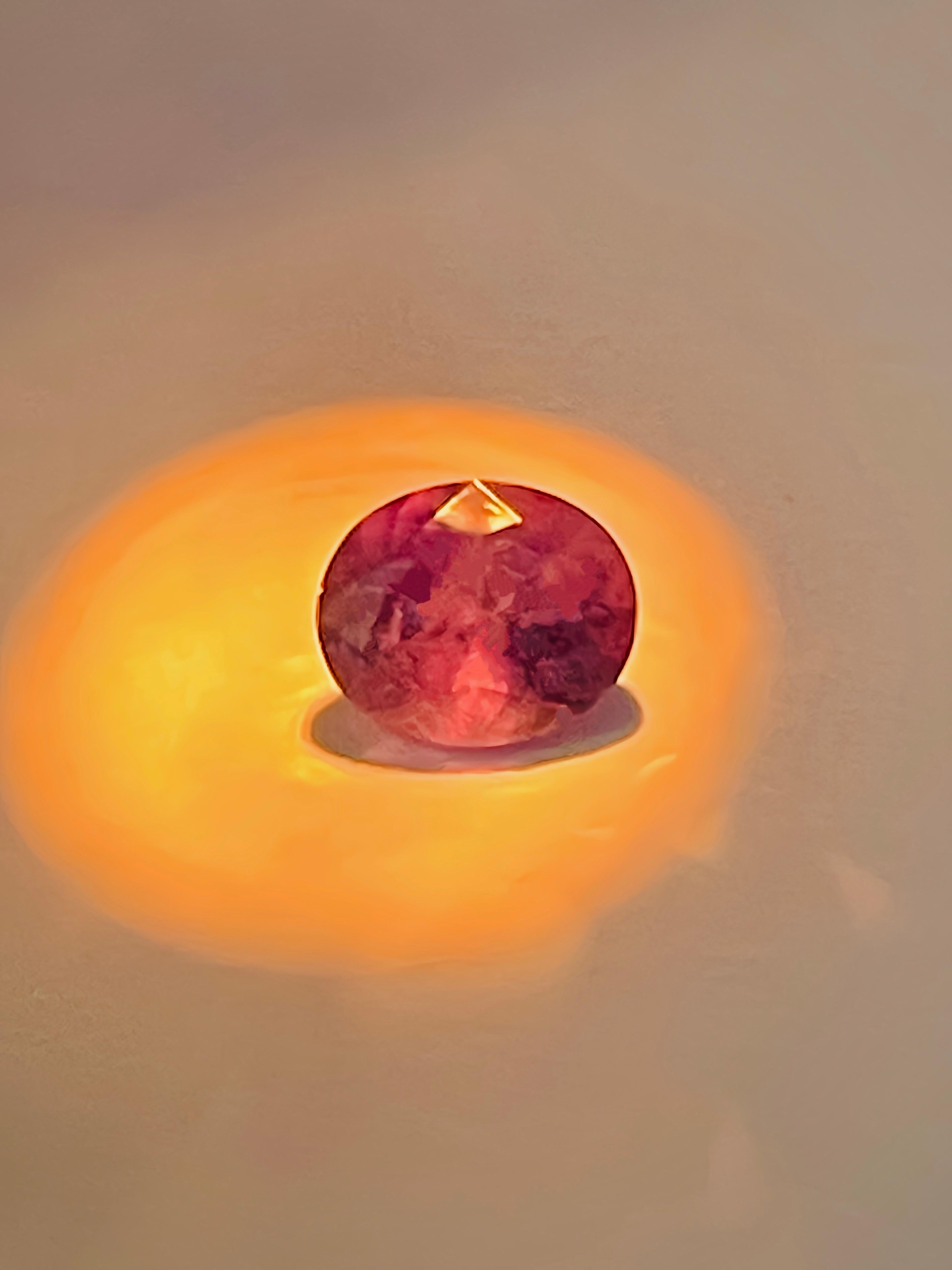 AXA43
Rare Russia Alexandrite change to red color from green semi Transparent Gemstone
GEM DESCRIPTION
Species:   Natural Chrysoberyl
Variety:  Natural Alexandrite
Weight:  0.71ct
Color:  change Green to Red
Cut:   Excellent
Clarity: Clarity : VVS