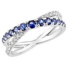 Bague empilable en or blanc 14 carats avec diamants et saphir bleu de 0,72 carat  