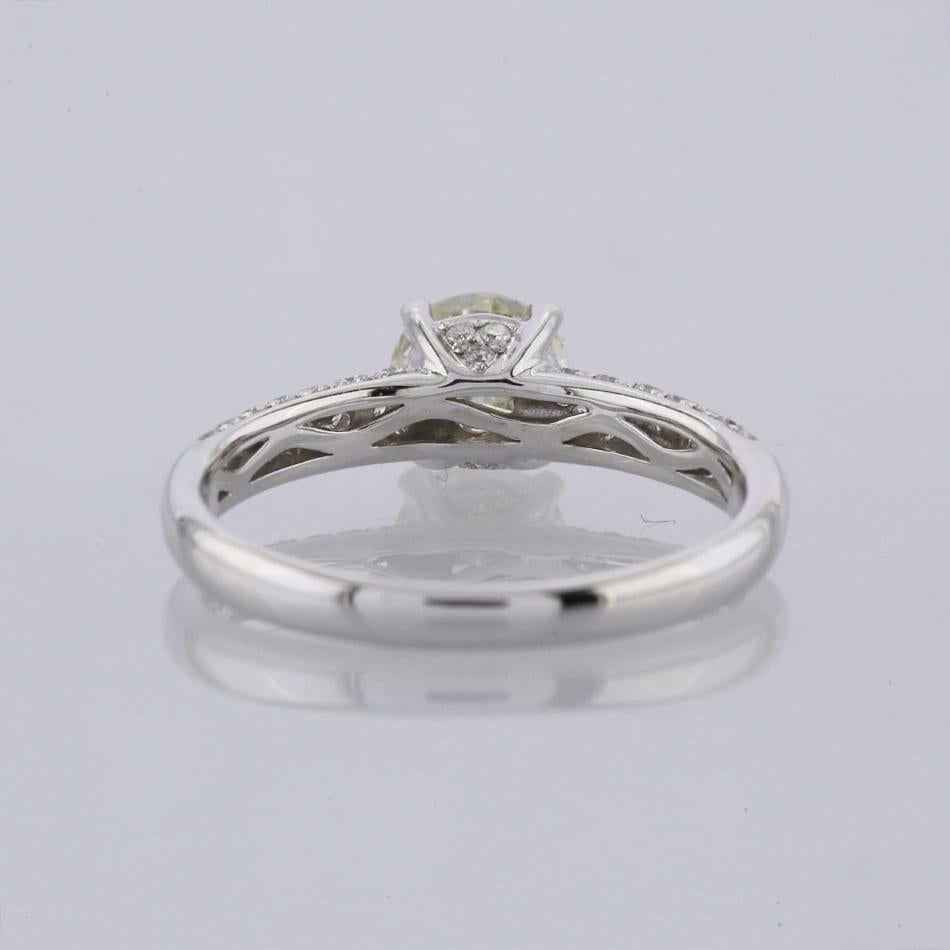 Taglio brillante Anello di fidanzamento solitario con diamante da 0.72 carati