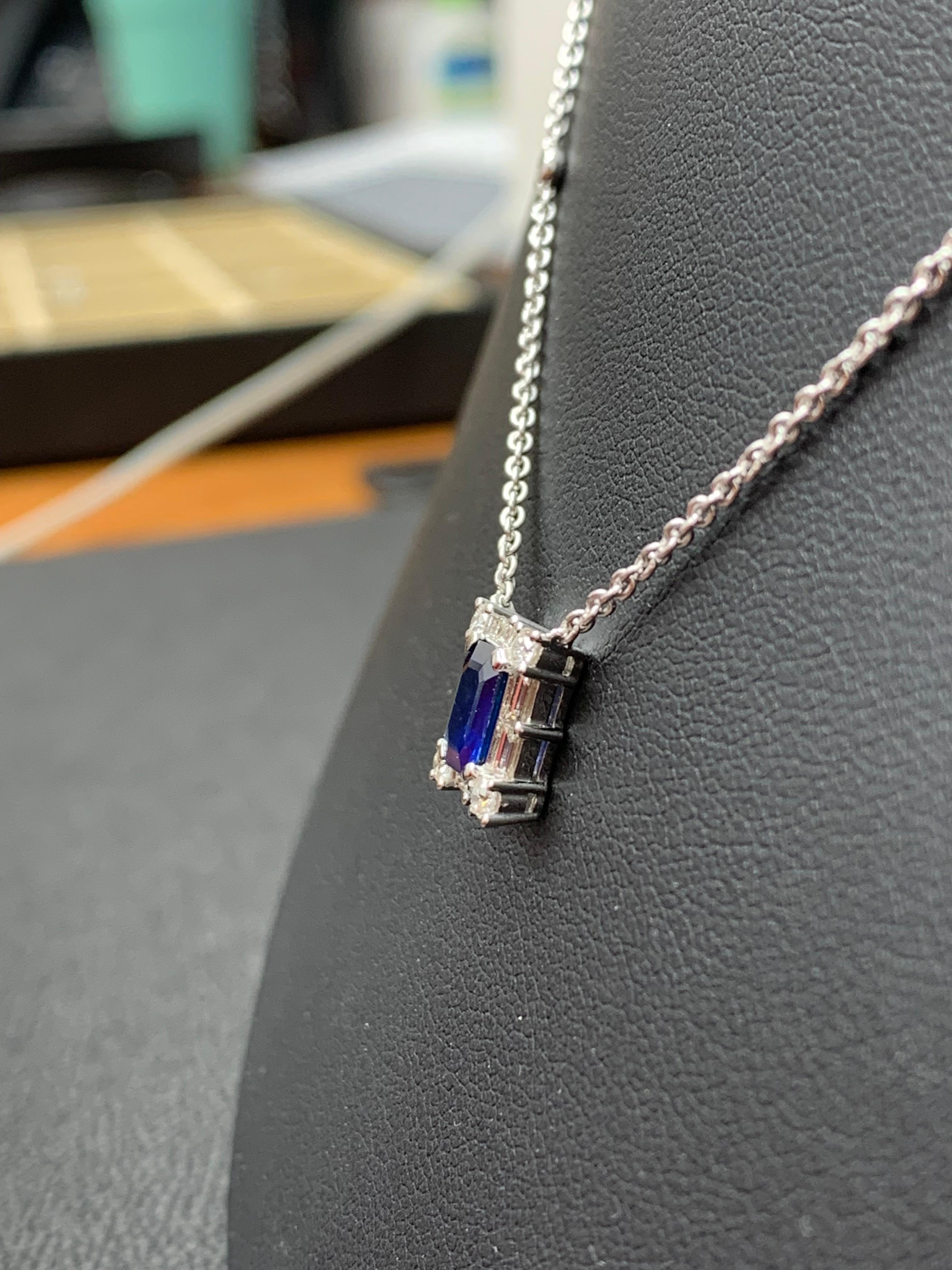 0.72 Carat Emerald Cut Blue Sapphire Diamond Pendant Necklace in 18K White Gold In New Condition For Sale In NEW YORK, NY