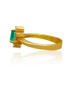 0.72 Carat Natural Colombian Emerald and Natural Diamond Ring in 18k Solid Gold