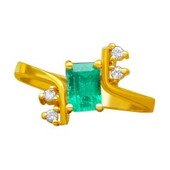 0.72 Carat Natural Colombian Emerald and Natural Diamond Ring in 18k Solid Gold