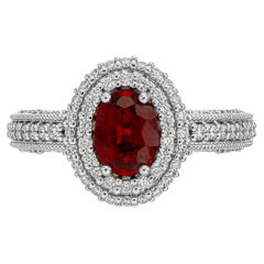 Anillo de rubí y diamantes de sangre de paloma de Birmania sin calor de 0,72 quilates en oro de 18 quilates
