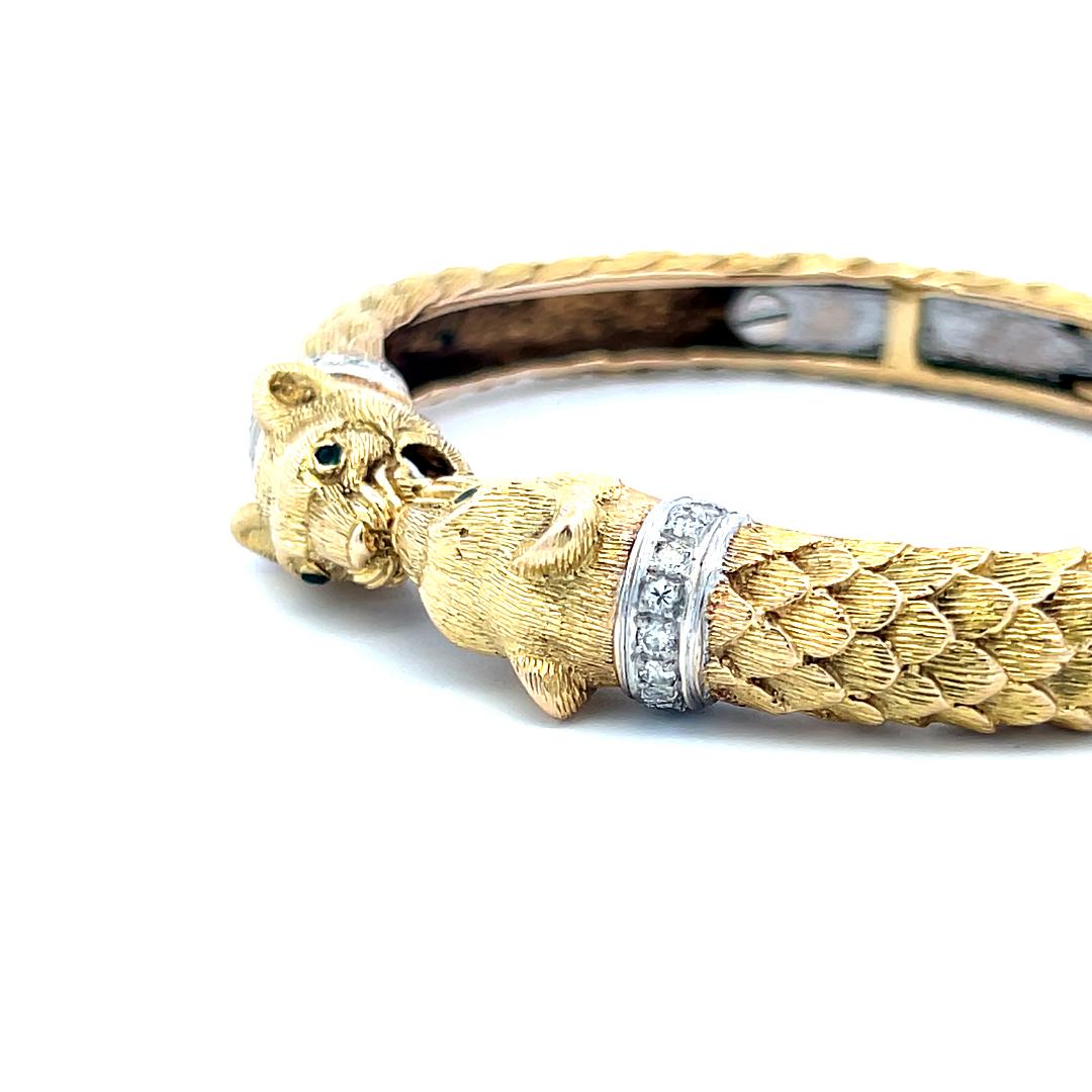 0.72 Carat Round Brilliant Diamond 0.04 Carat Emerald 18K Two Tone Gold Bracelet For Sale 4