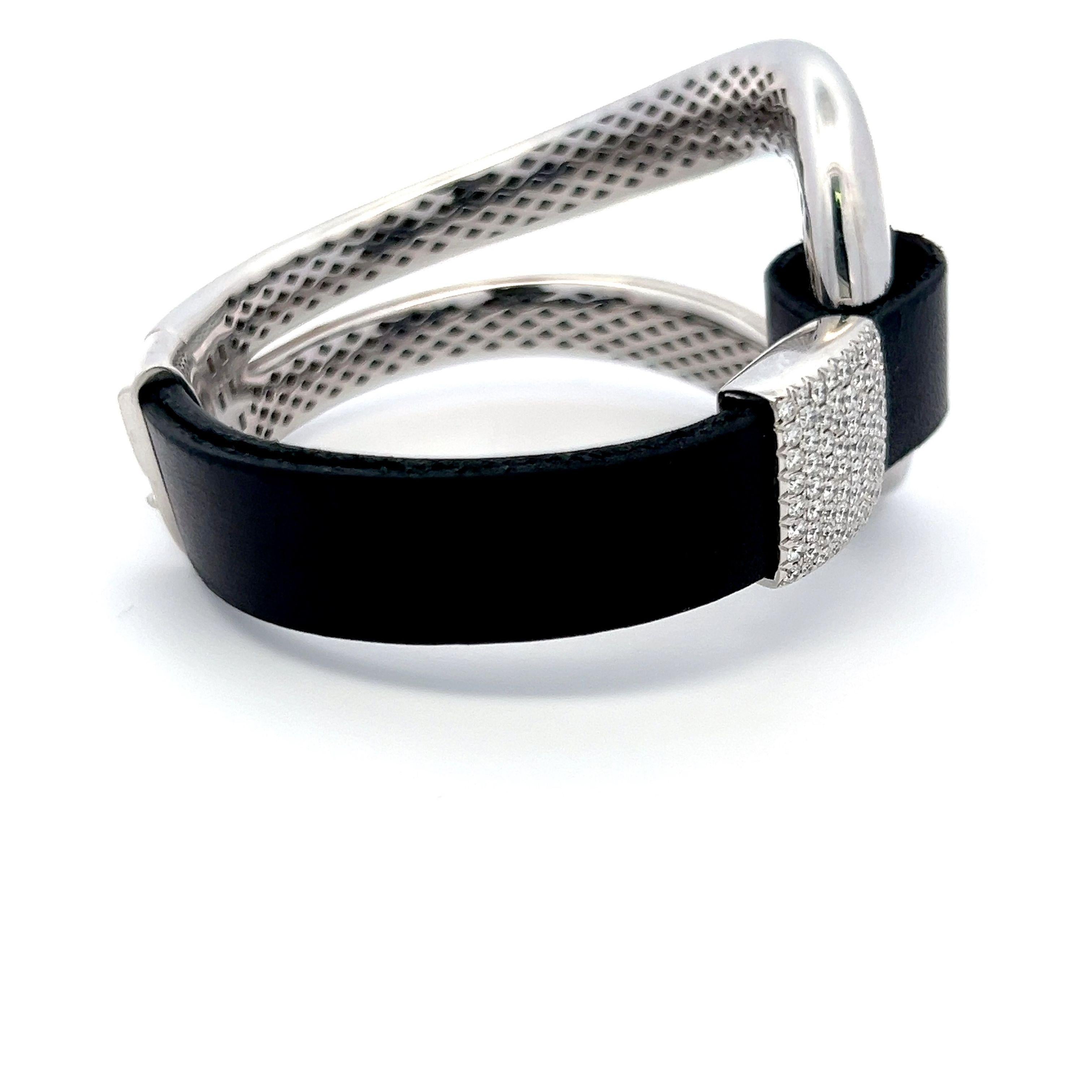 0,72 Karat Runder Brillant I VS2 Diamant 18 Karat Weißgold Manschettenarmband im Angebot 2