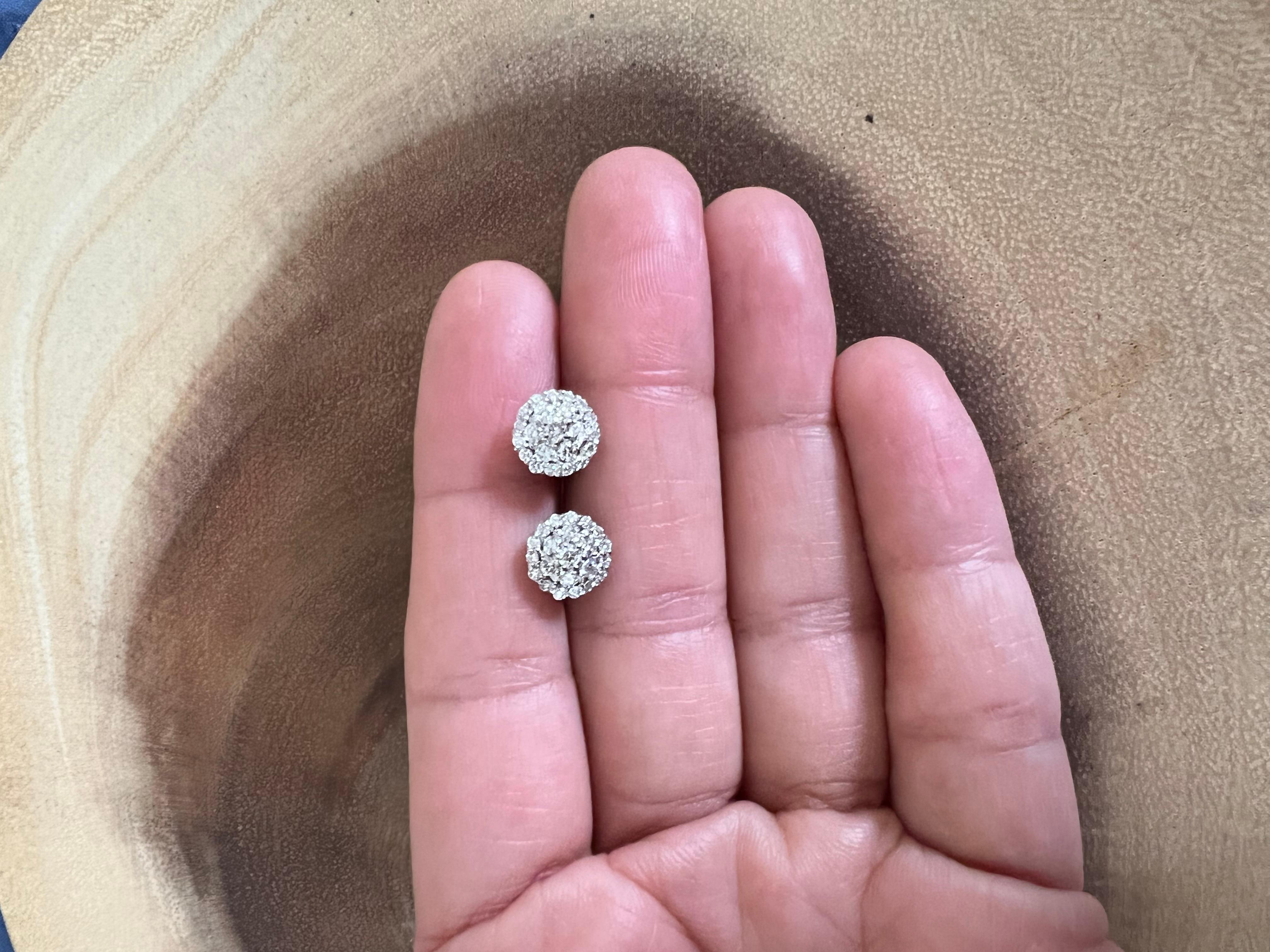 0,72 Karat runde Diamant-Ohrringe aus Weißgold im Zustand „Neu“ im Angebot in Los Angeles, CA