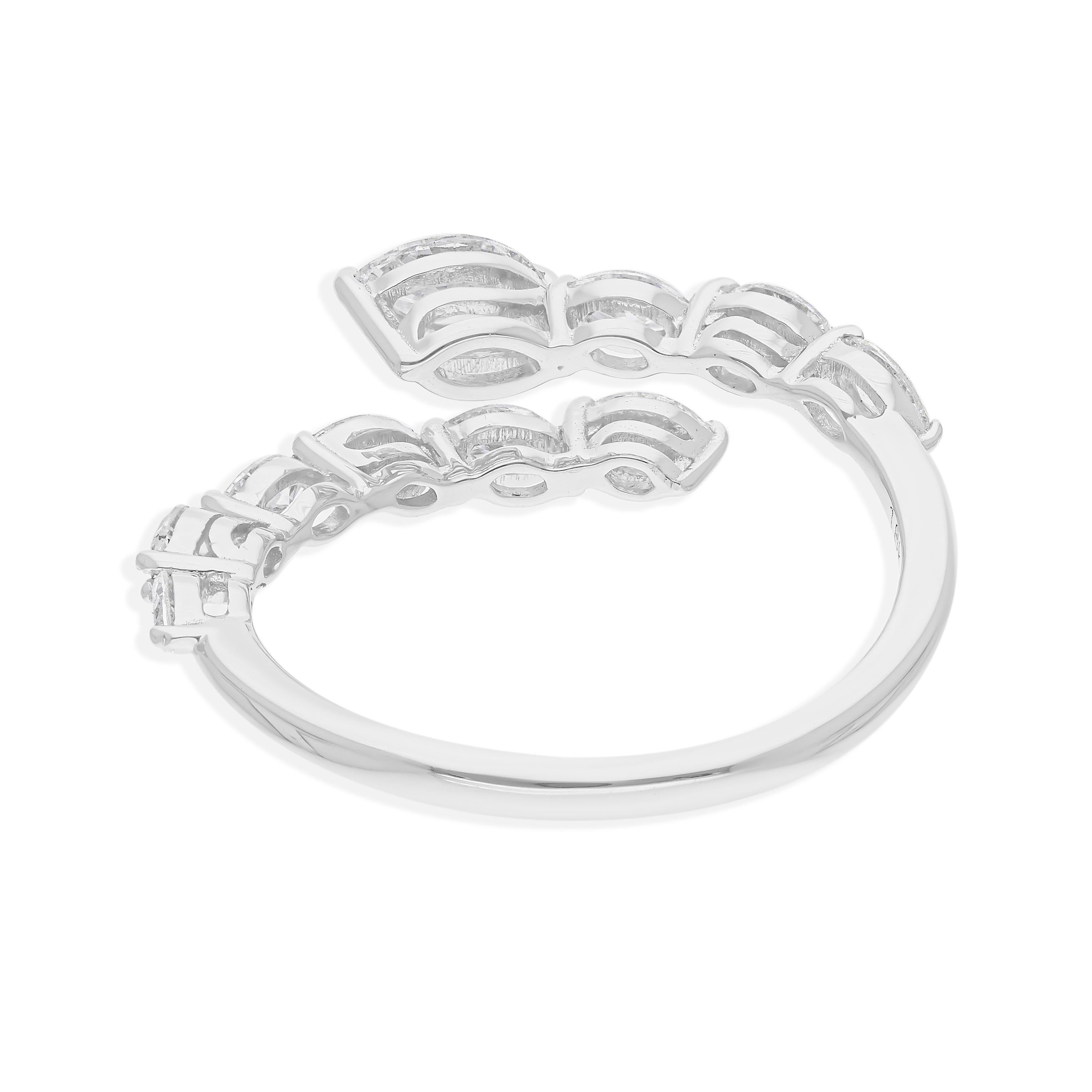 Realizzato in oro a 18 carati, questo squisito anello è impreziosito da 0,72 carati di diamanti scintillanti.

Segui la vetrina di Spectrum Jewels per vedere le ultime collezioni e i pezzi esclusivi. Spectrum Jewels è orgoglioso di essere