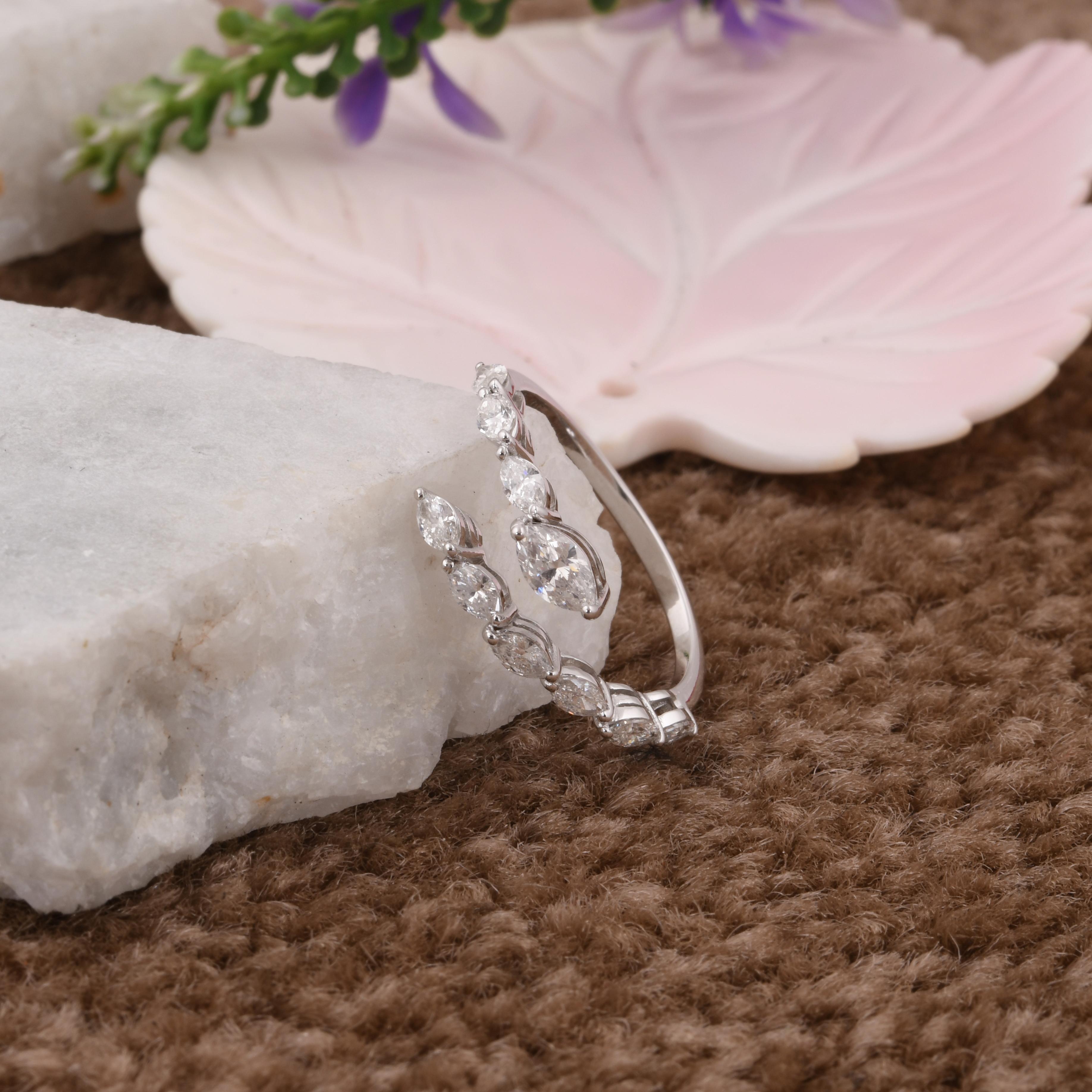 Moderno 0,72 carati SI Clarity HI Color Marquise Diamond Wrap Ring Oro bianco 18 carati in vendita