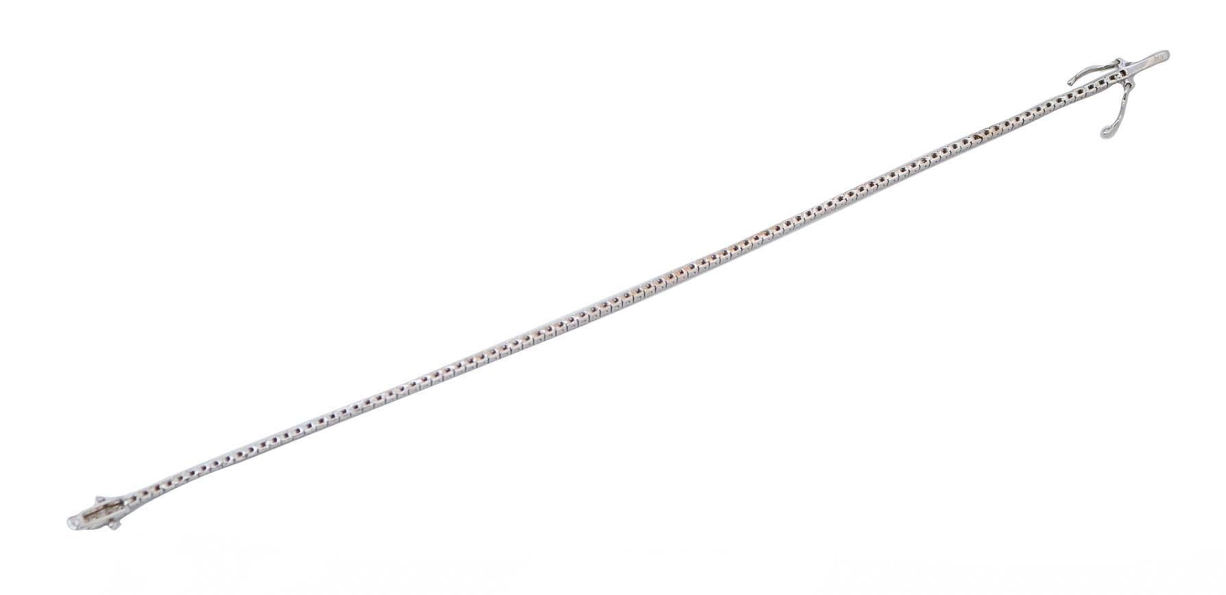 Rétro Bracelet tennis en or blanc et diamants de 0,72 carat.