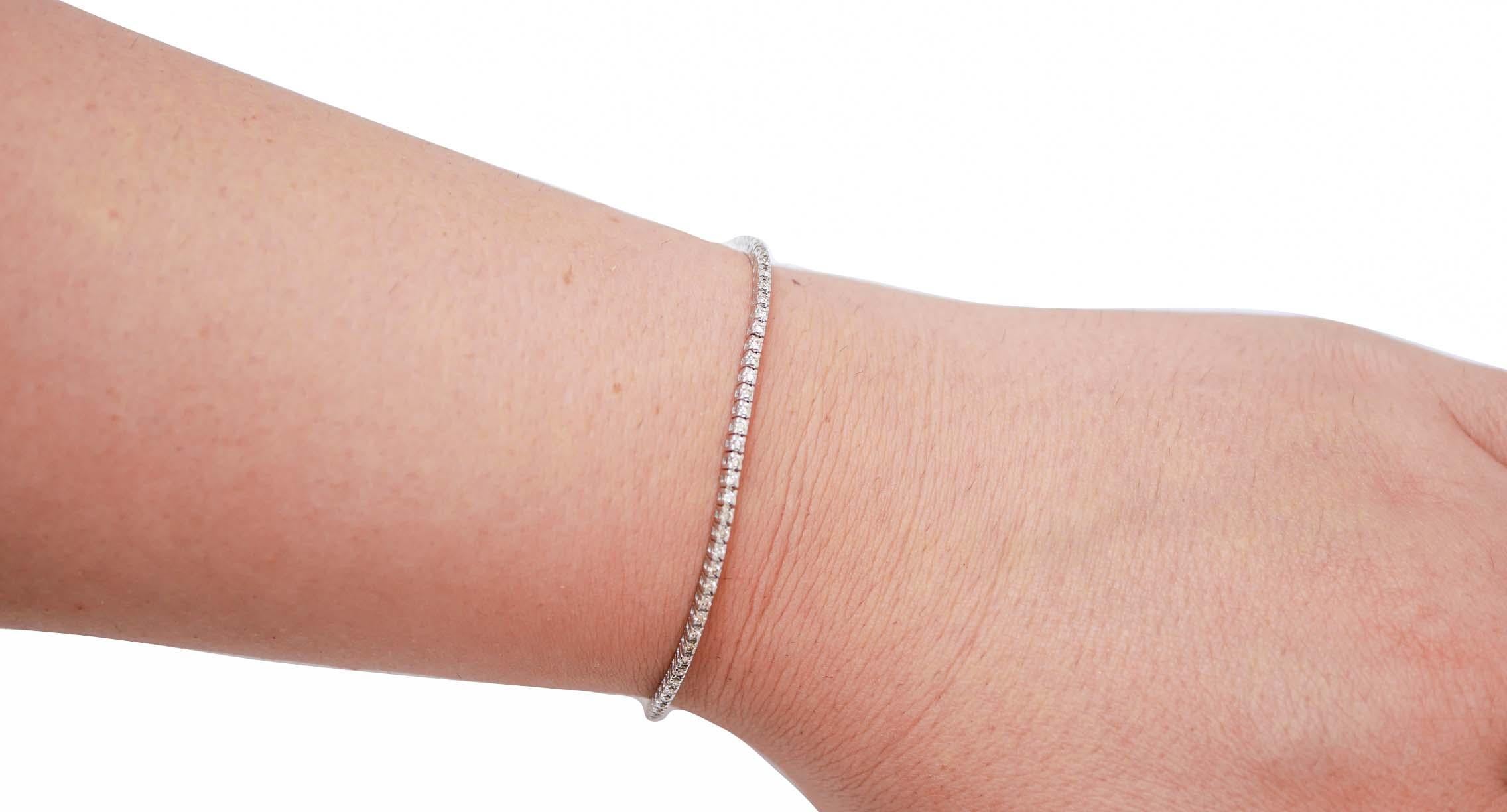 Taille ronde Bracelet tennis en or blanc et diamants de 0,72 carat.