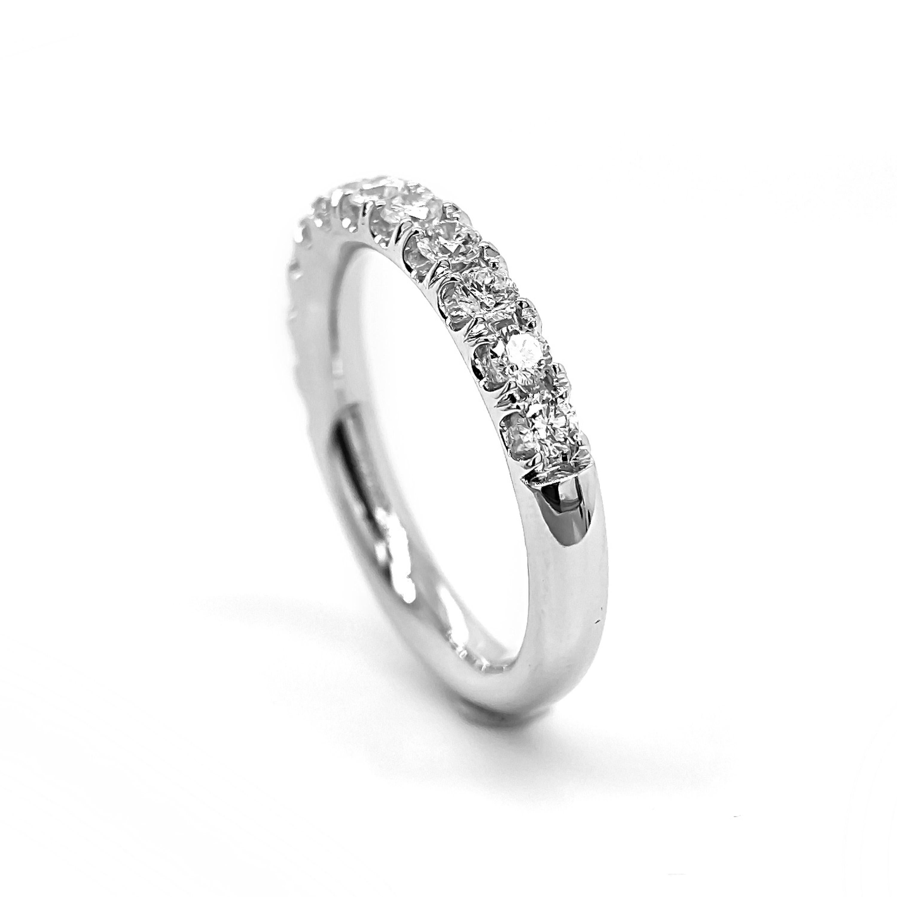 0,72 Karat Weißer Diamant Weißgoldring aus Weißgold (Rundschliff) im Angebot
