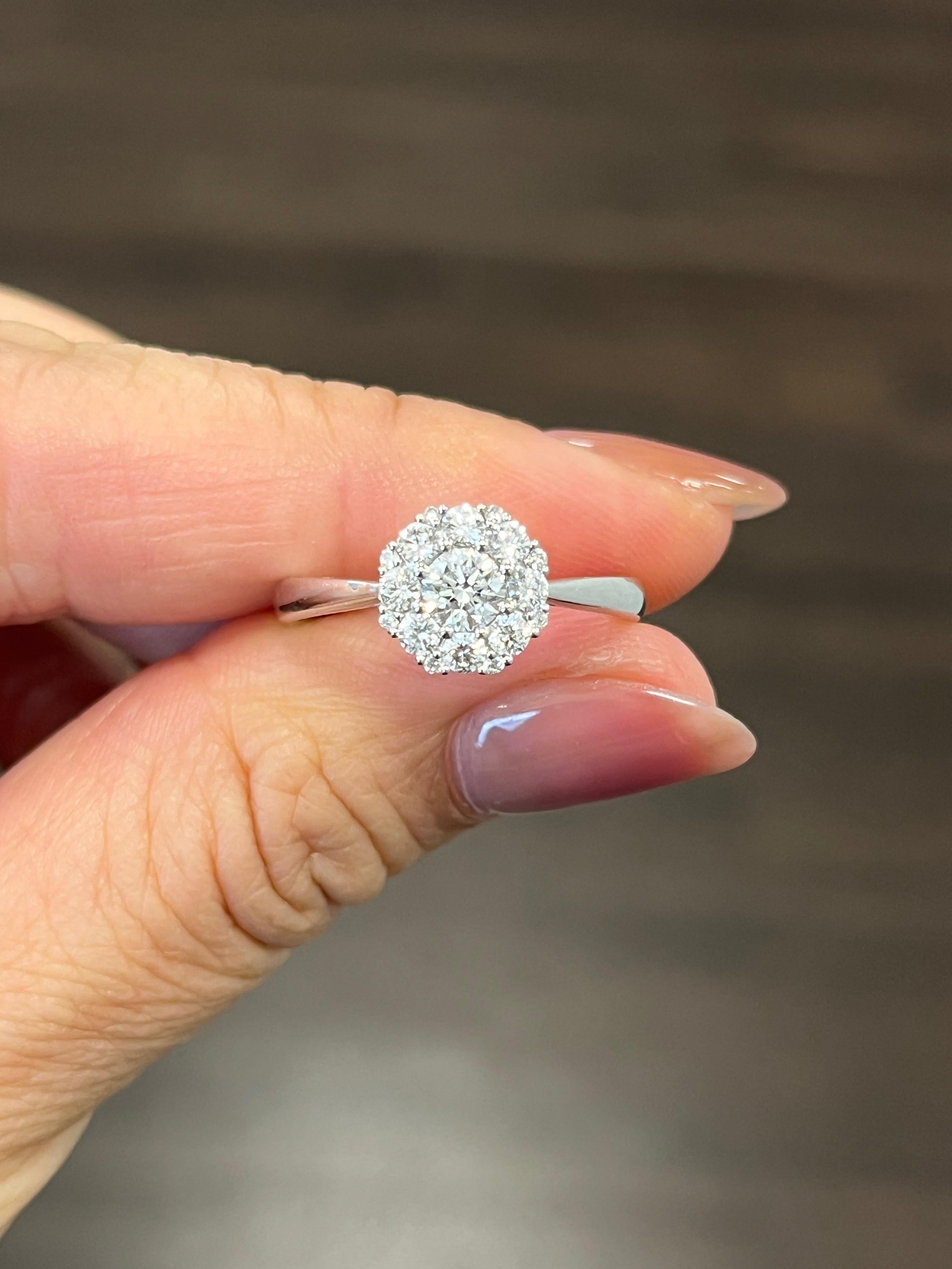 0,72 Karat Cluster-Diamantring im Angebot 1