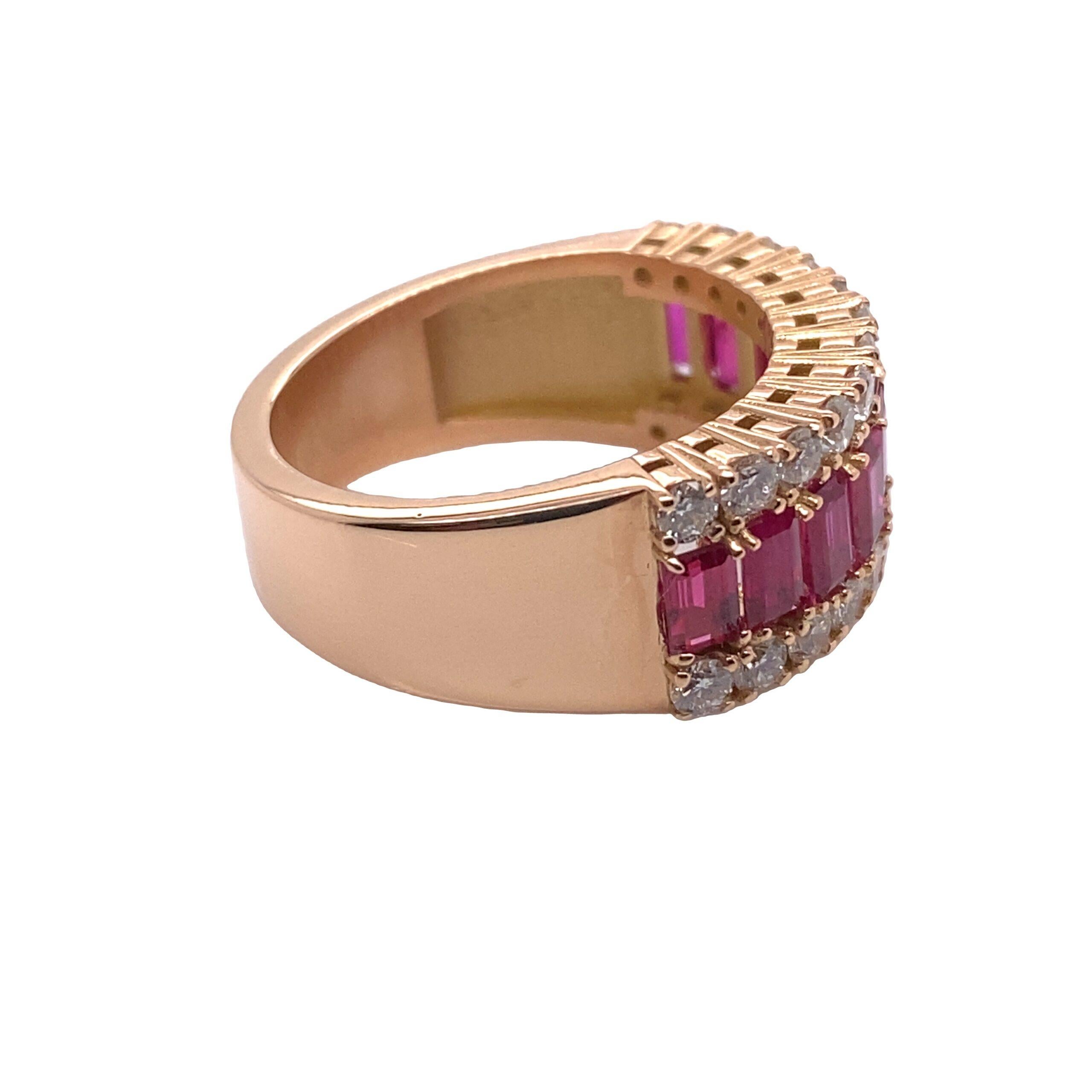 Round Cut 0.72ct Diamonds and Fine Quality Ruby Ring in 18ct Rose Gold For Sale