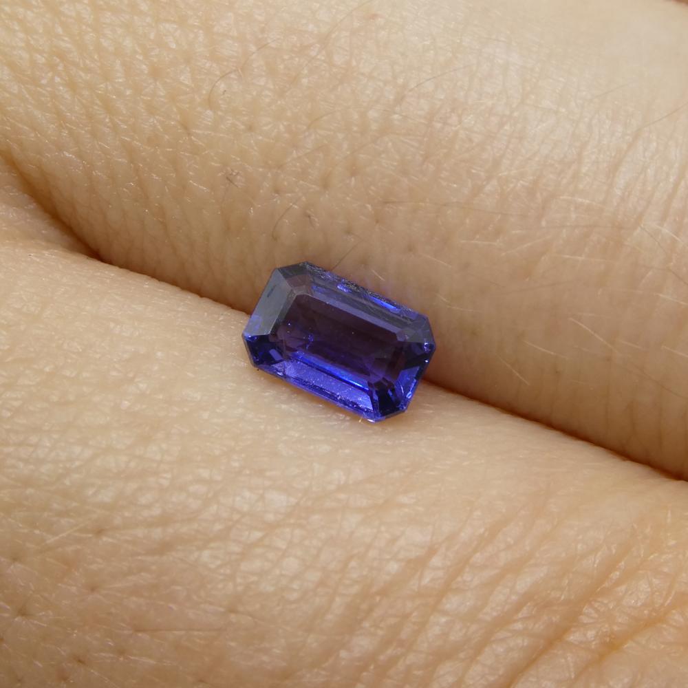 Saphir bleu taille émeraude de 0.72 carat provenant d'Afrique de l'Est, non chauffé en vente 7