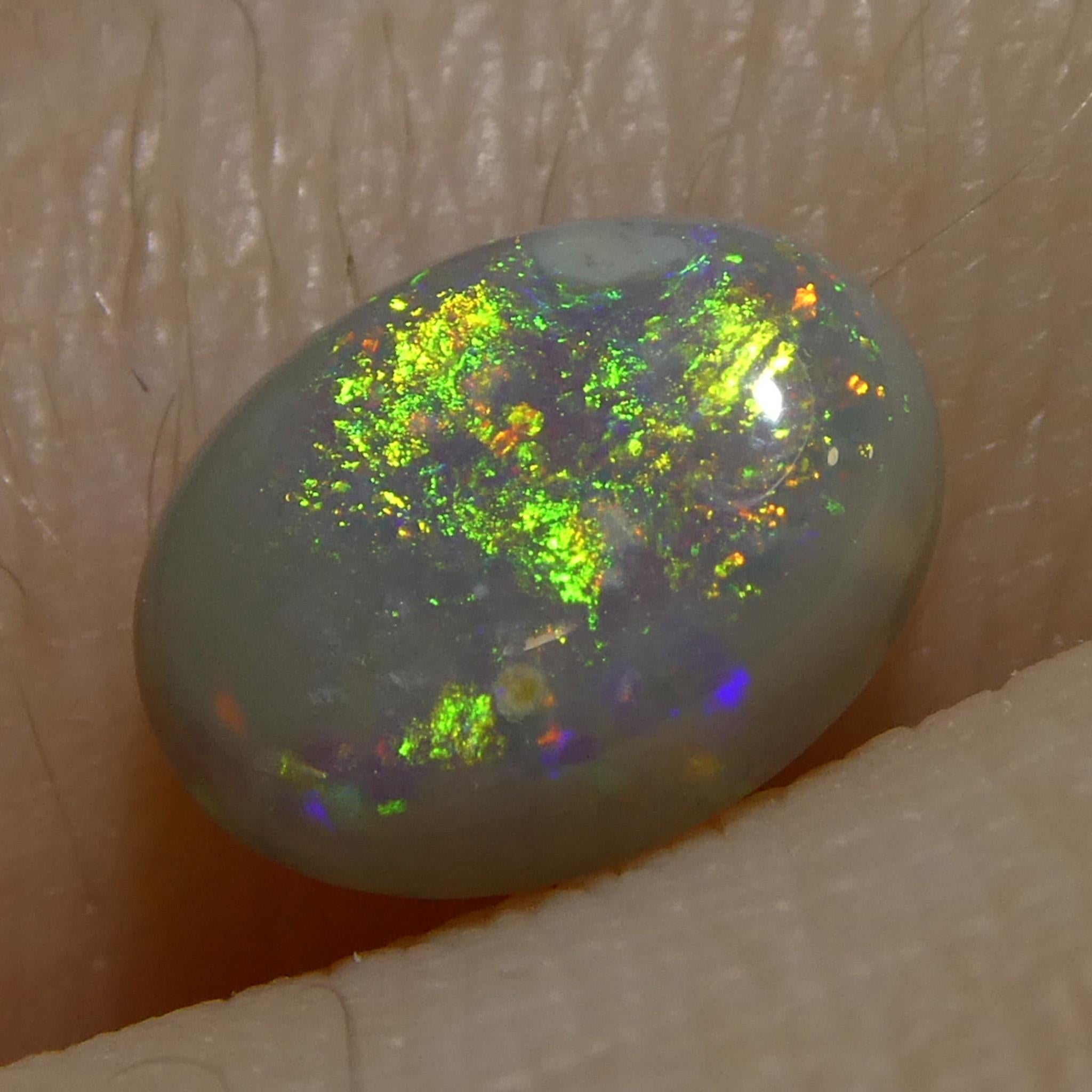 0.72ct Opale grigio ovale cabochon dall'Australia in vendita 8