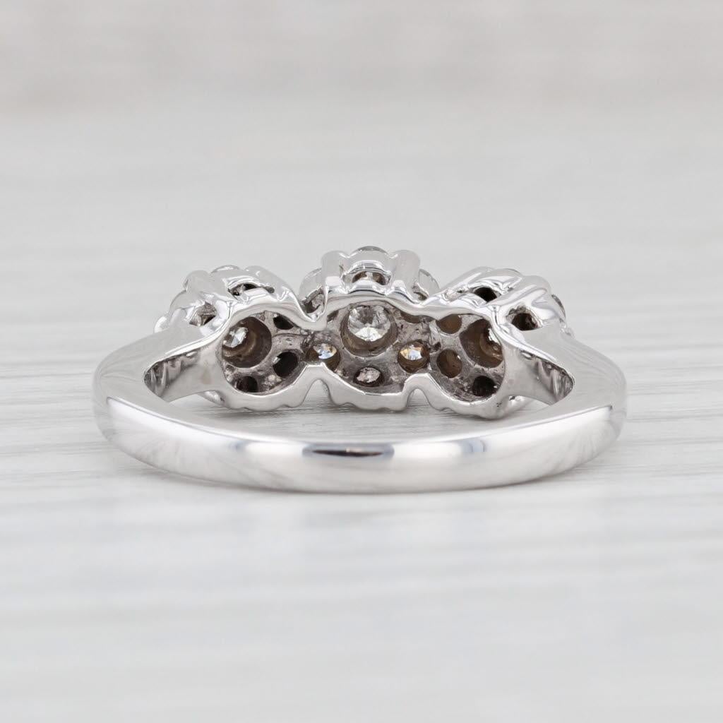 0,72 Karat Diamant-Blumen-Cluster-Ring 14k Weißgold Größe 7 Verlobungsring Vintage (Rundschliff) im Angebot