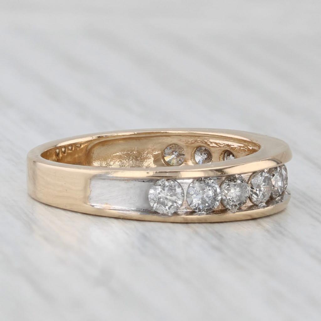 Alliance d'anniversaire en or jaune 14 carats avec diamants pavés de 0,72 carat, taille 7-7,25 Unisexe en vente