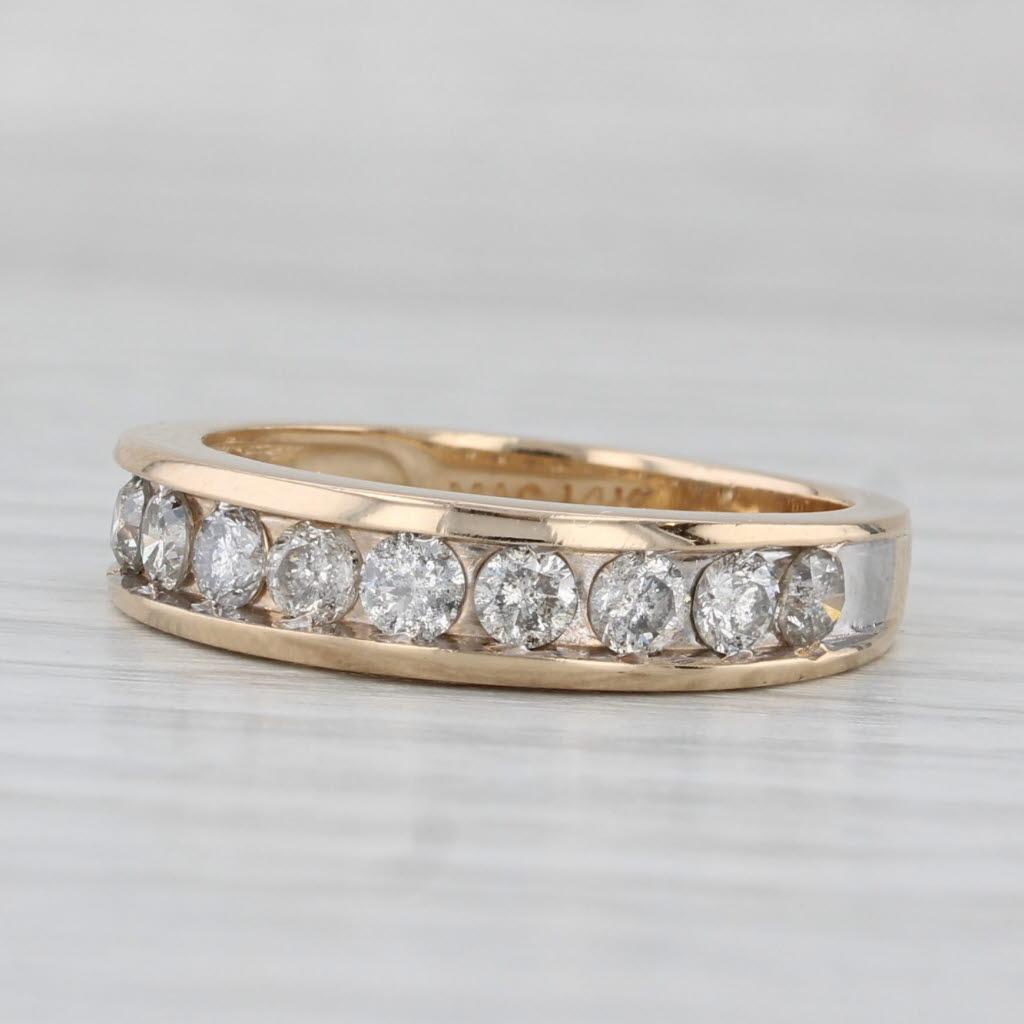 Alliance d'anniversaire en or jaune 14 carats avec diamants pavés de 0,72 carat, taille 7-7,25 en vente 1