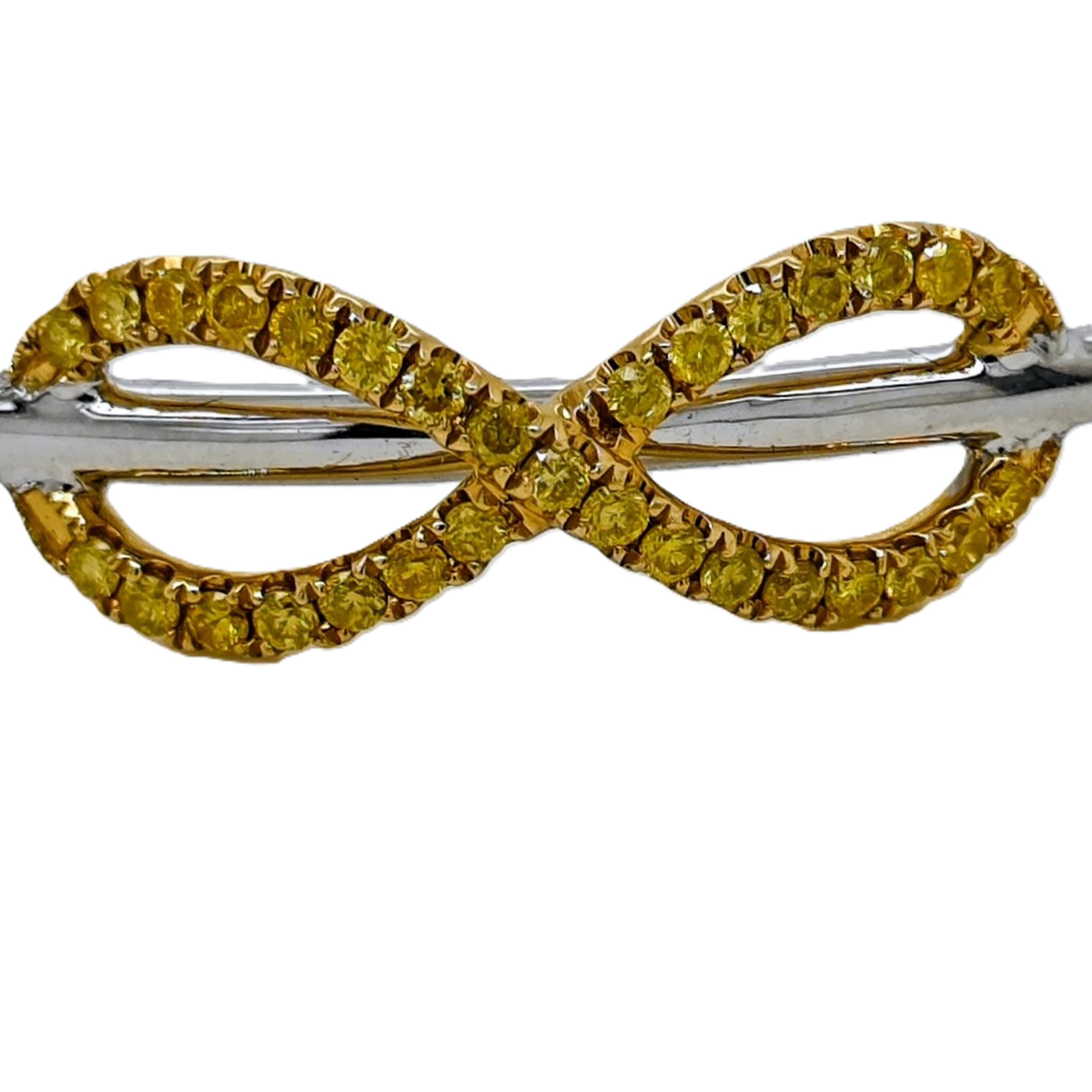 Taille ronde Bracelet en or blanc avec diamant vert de 0,73 carat en vente