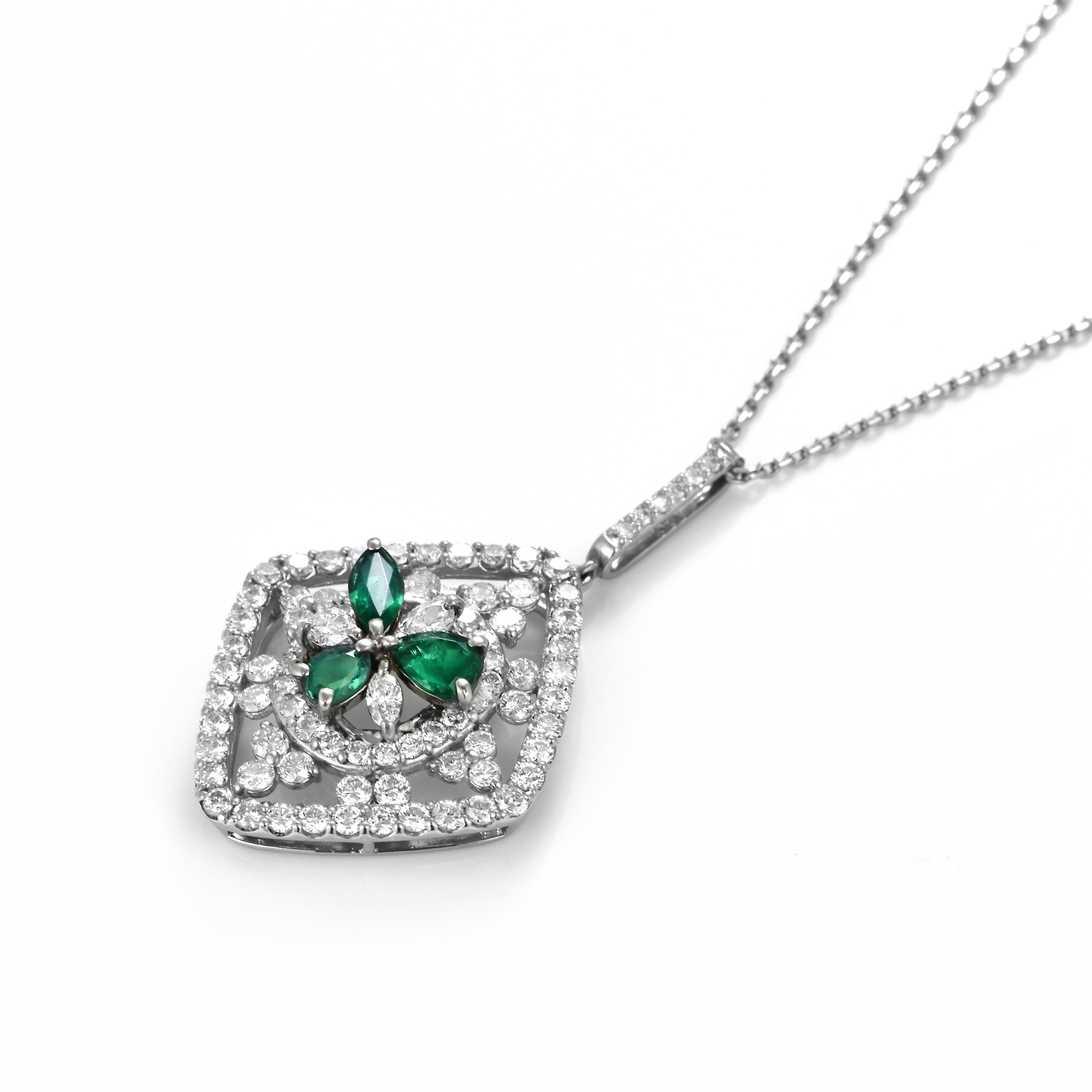 Pendentif en platine de 0,73 carat d'émeraude colombienne naturelle de couleur vert vif en vente 1