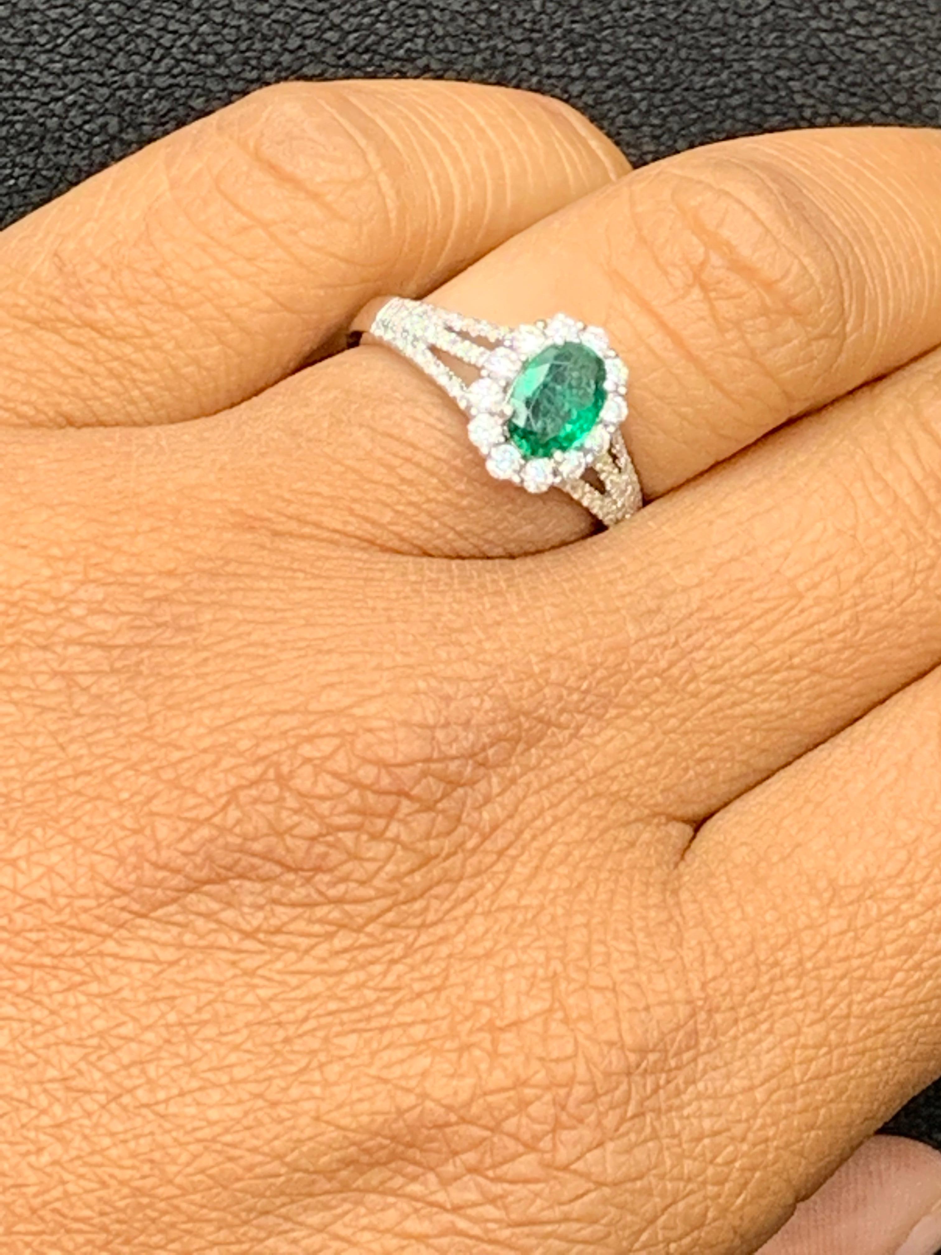 0.73 Carat Oval Cut Emerald and Diamond Fashion Ring in 18K White Gold For Sale 7