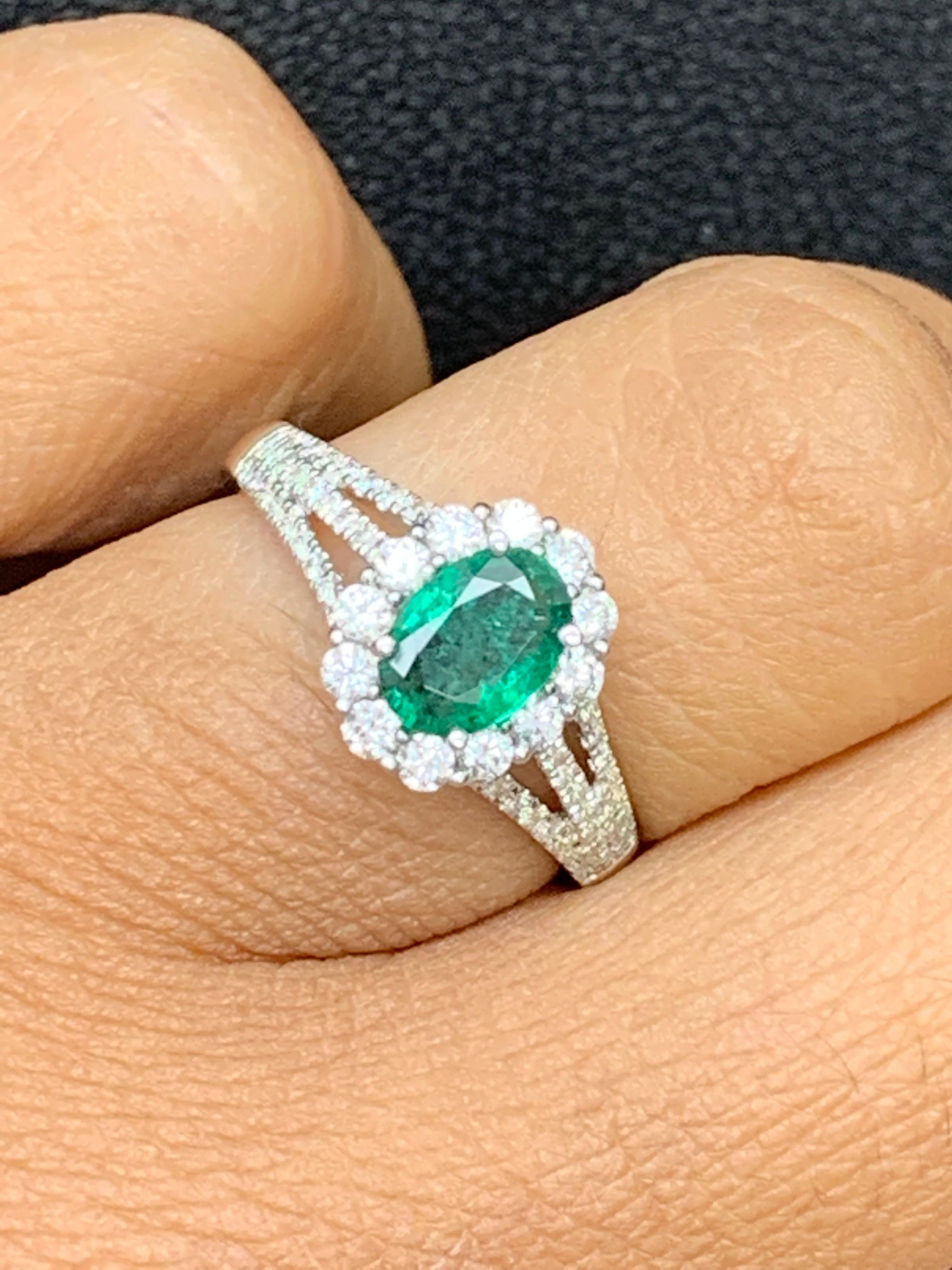 0.73 Carat Oval Cut Emerald and Diamond Fashion Ring in 18K White Gold For Sale 3