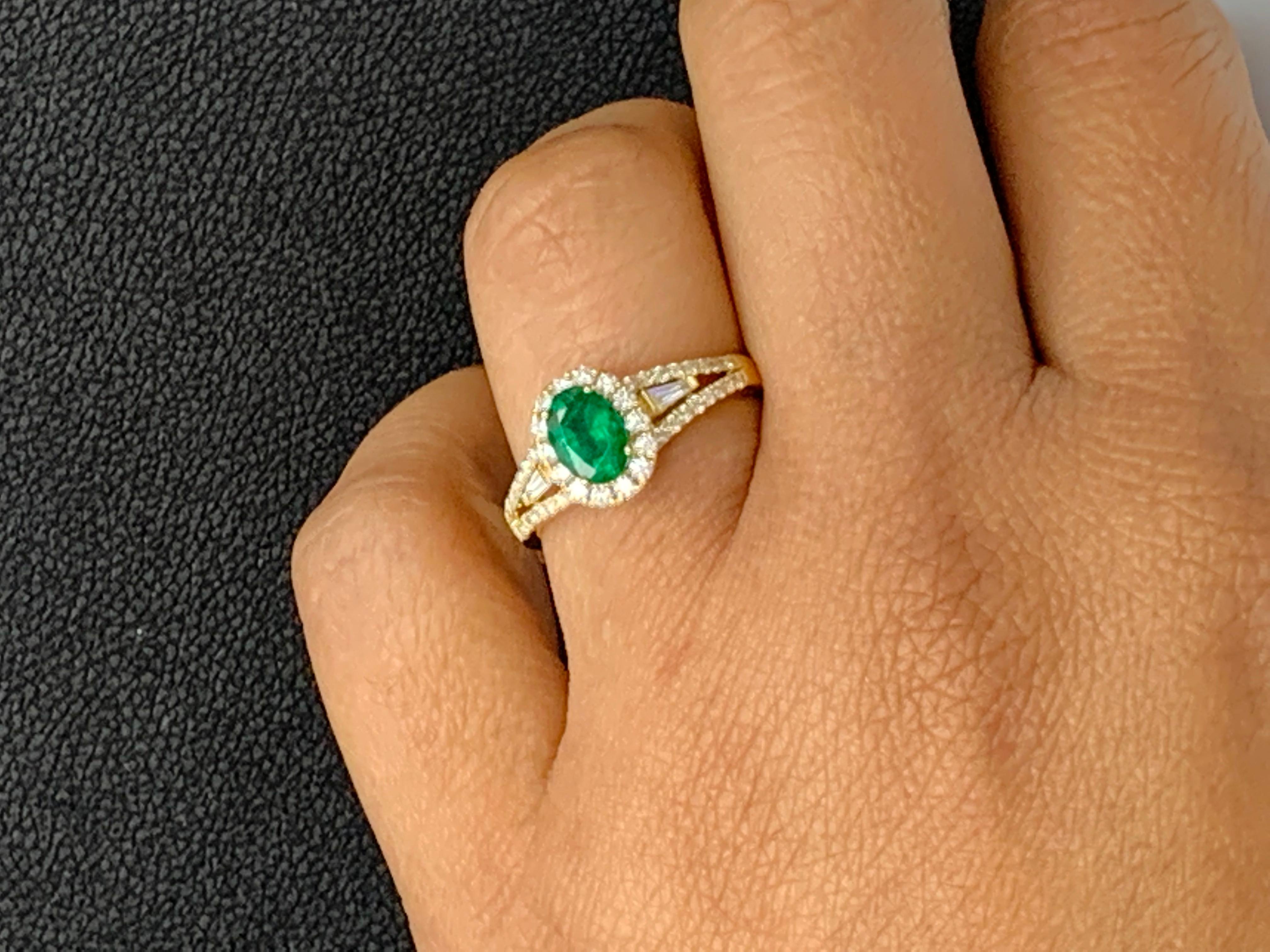 0.73 Carat Oval Cut Emerald and Diamond Ring in 18k Yellow Gold For Sale 12