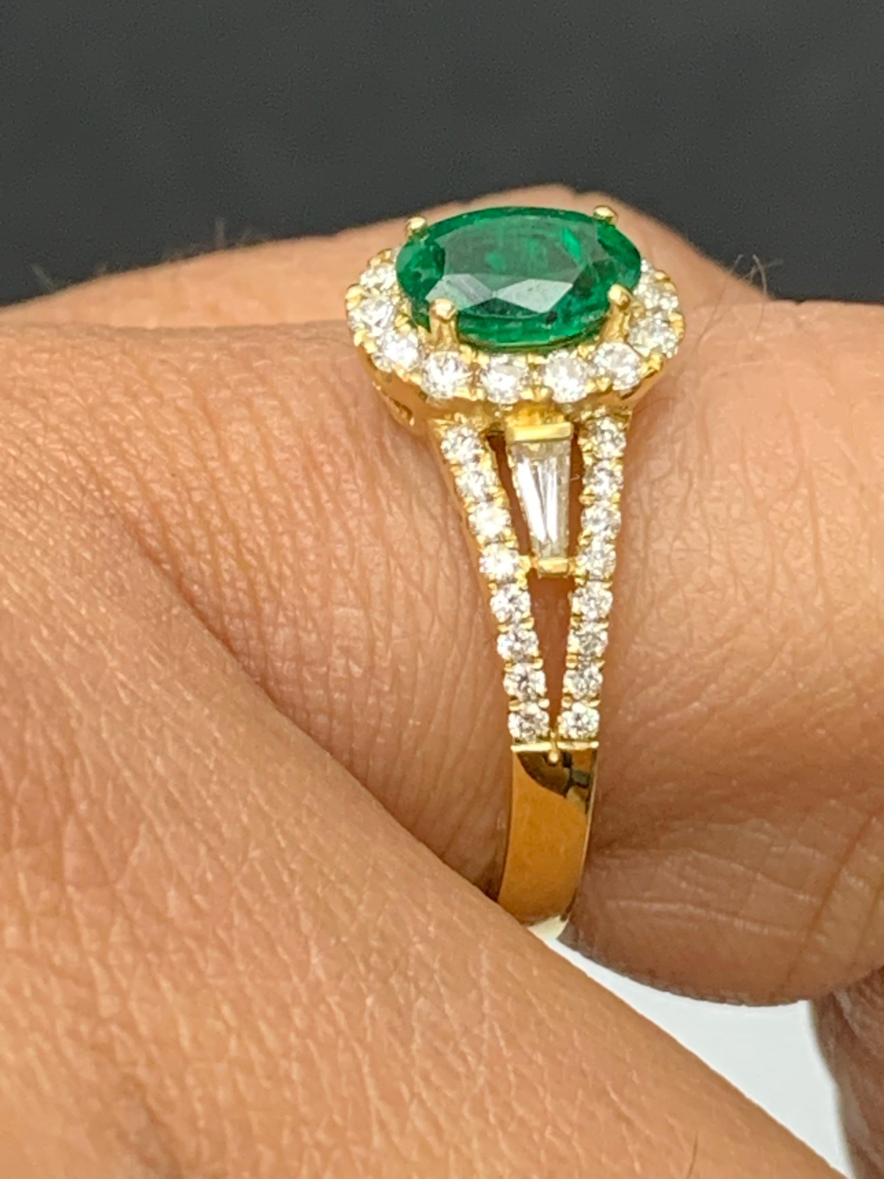 0.73 Carat Oval Cut Emerald and Diamond Ring in 18k Yellow Gold For Sale 2