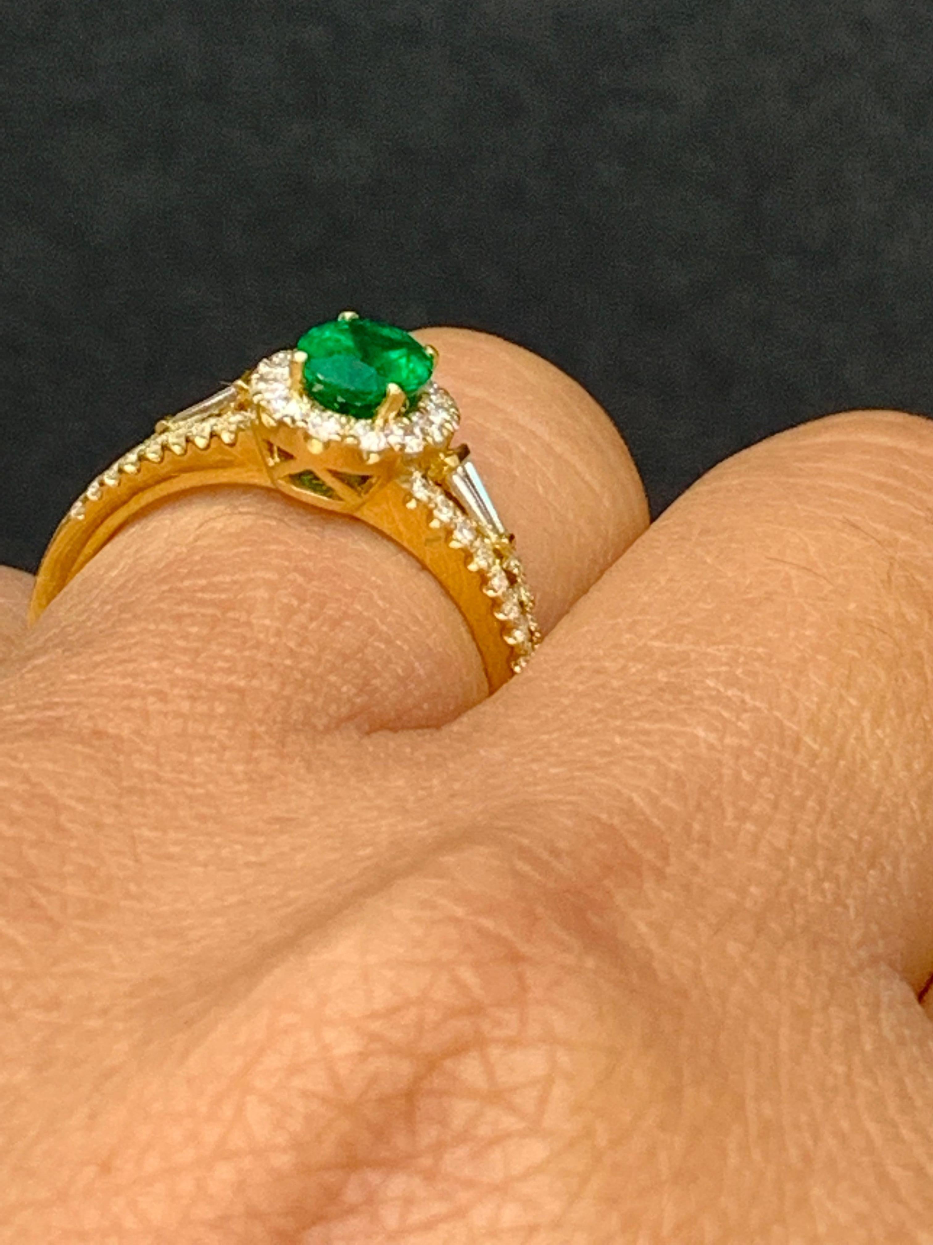0.73 Carat Oval Cut Emerald and Diamond Ring in 18k Yellow Gold For Sale 4