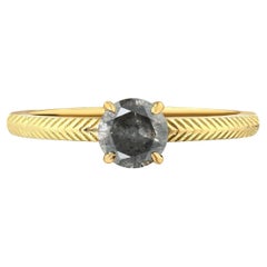 Bague de fiançailles en or jaune avec diamant rond sel et poivre de 0,73 carat
