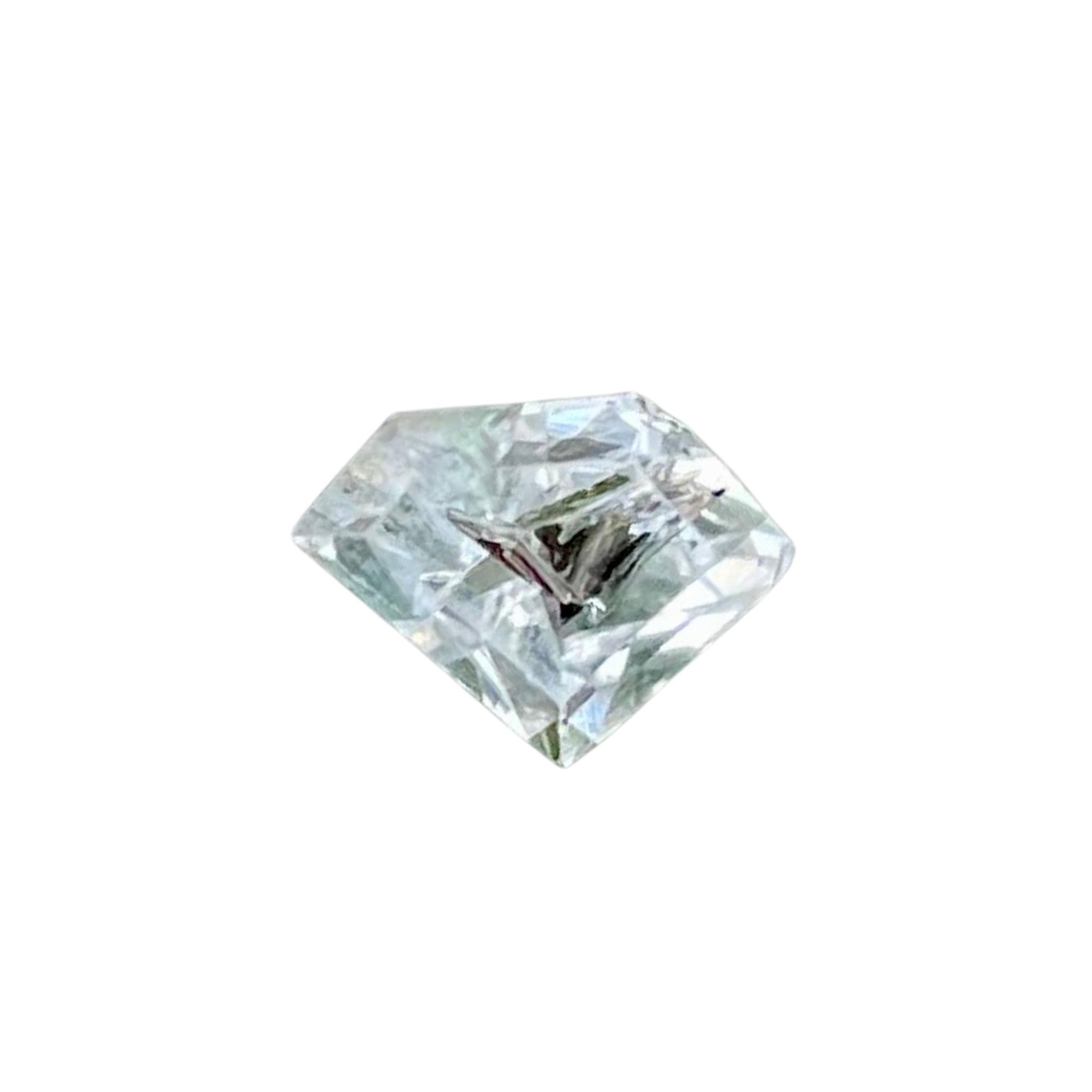 0.73 carats Petroleum Quartz Stone Faceted Natural Pakistani Gemstone For Sale 3
