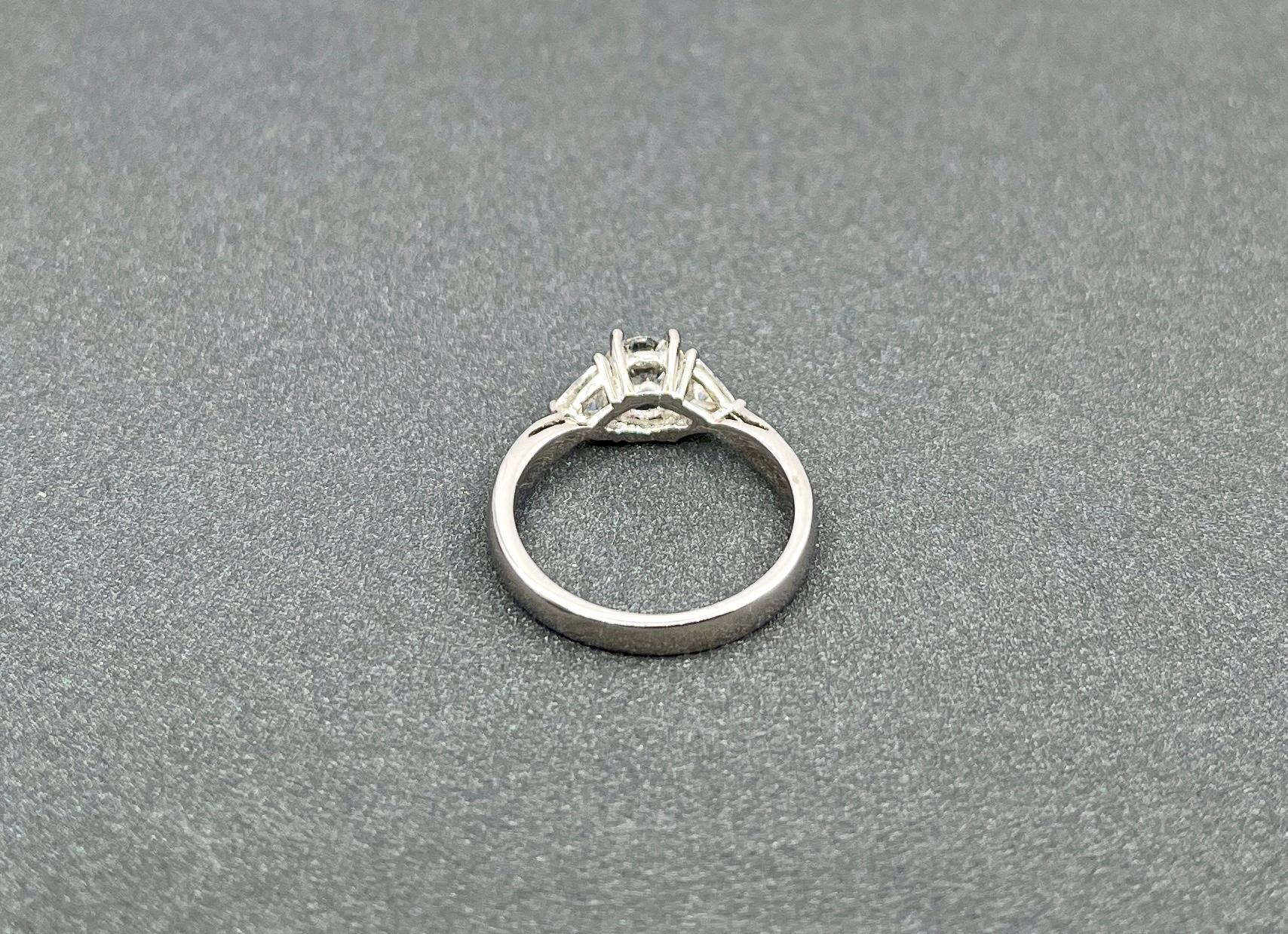 0,73 Karat Diamantring für Damen oder Herren im Angebot