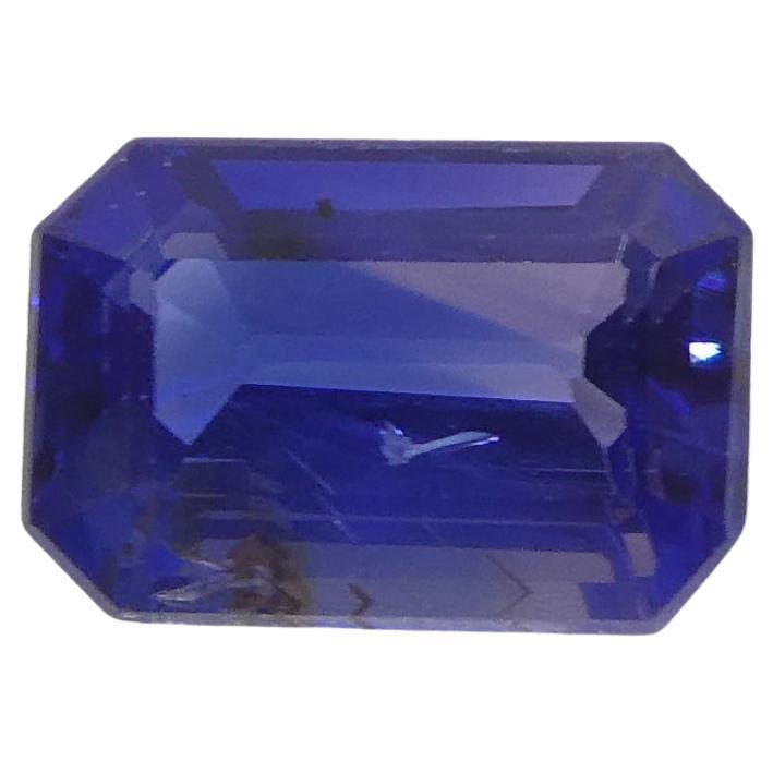 Saphir bleu taille émeraude de 0.73 carat provenant d'Afrique de l'Est, non chauffé