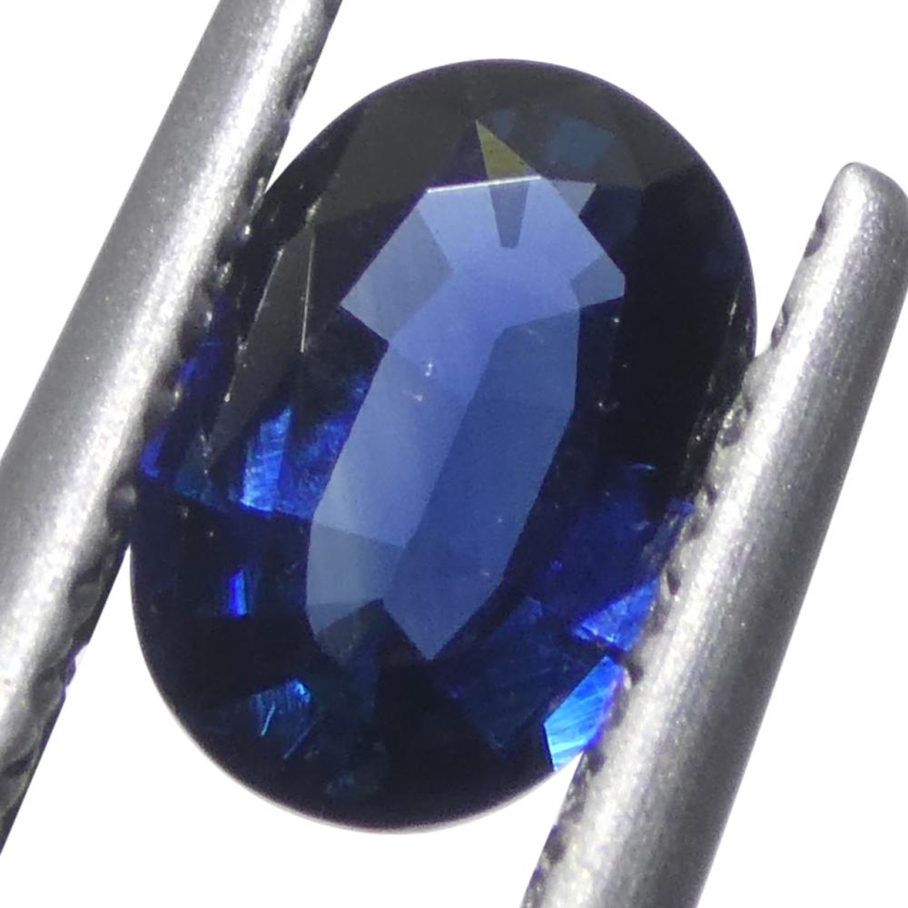 0,73ct Ovaler Blauer Saphir aus Madgaskar (Brillantschliff) im Angebot