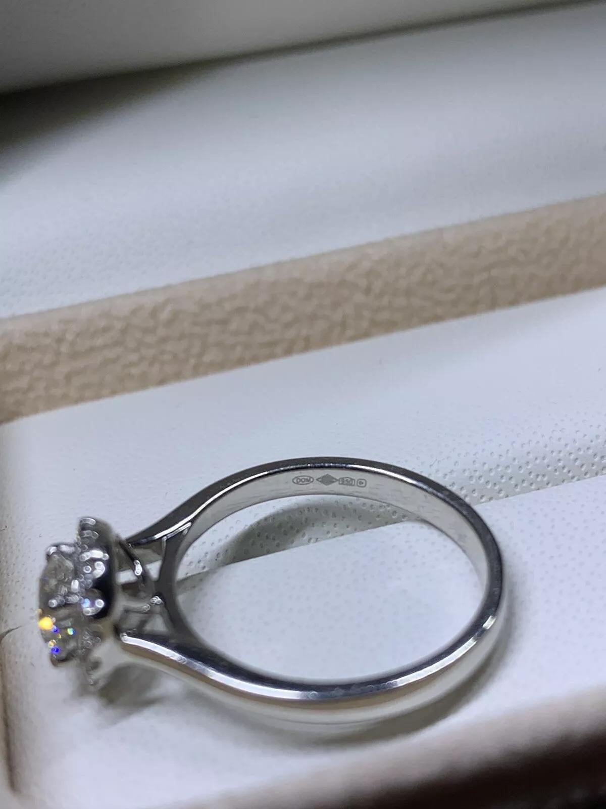 da uomo o donna 0.73ct Round Brilliant Diamond GIA certif solitaire engagement ring in platinum. in vendita