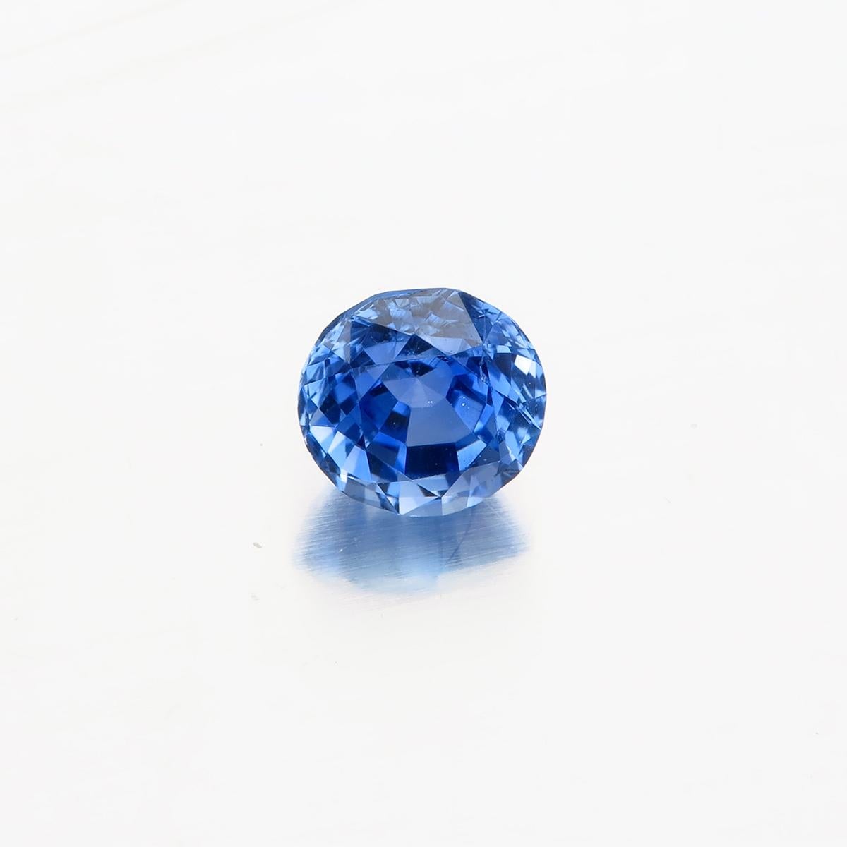 A stunning untreated 0.74 carat Cornflower blue Sapphire from Sri Lanka Lotus certified
Shape: Round Faceted brilliant cut
Dimensions 5.29 x 5.07 x3.52 mm
Weight: 074 carat
No Heat/Treat
Lotus report no: 5834-8764