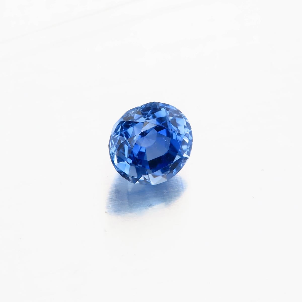 Round Cut 0.74 Carat Cornflower Blue Sapphire from Sri Lanka Lotus Certified