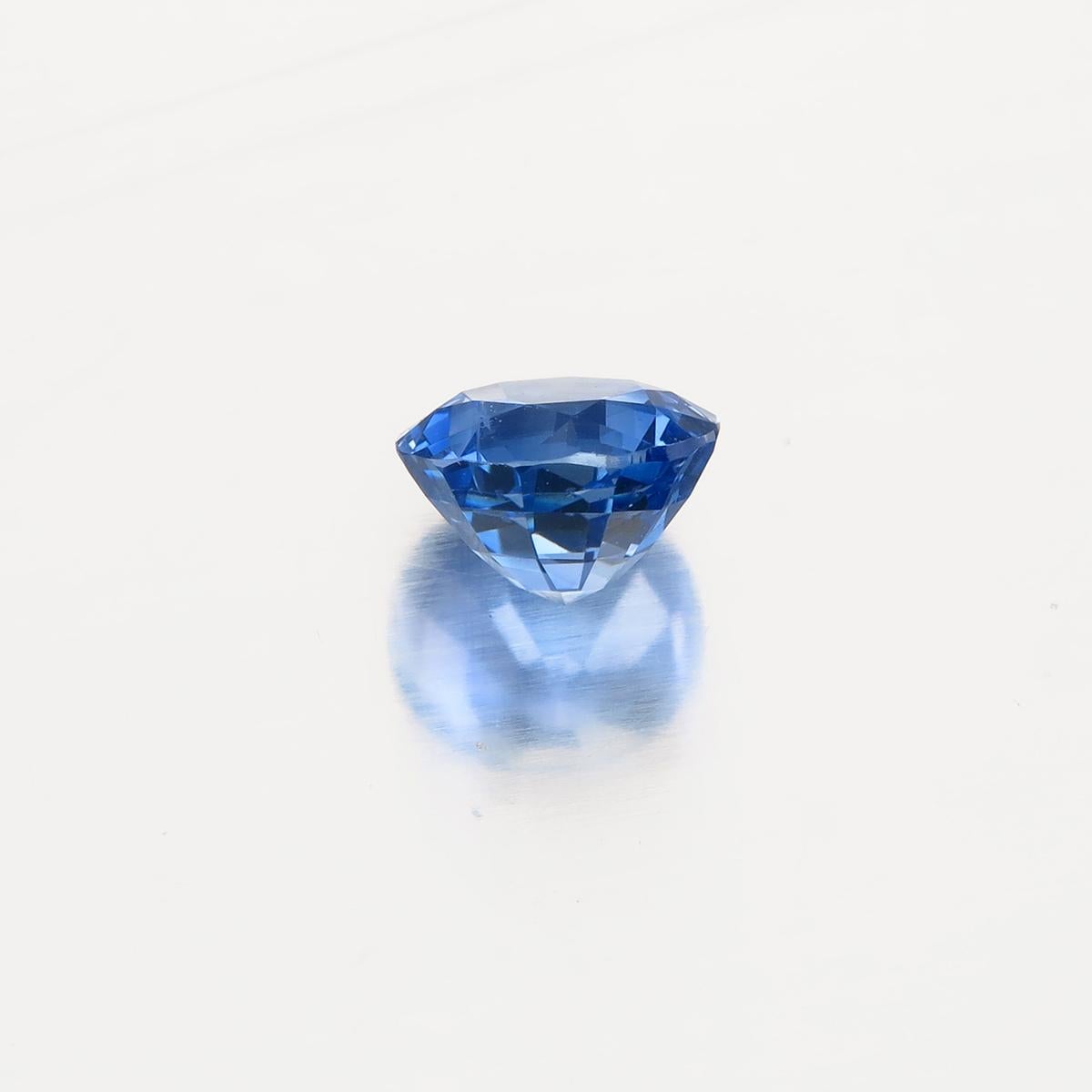 0.74 Carat Cornflower Blue Sapphire from Sri Lanka Lotus Certified In New Condition In Hua Hin, TH