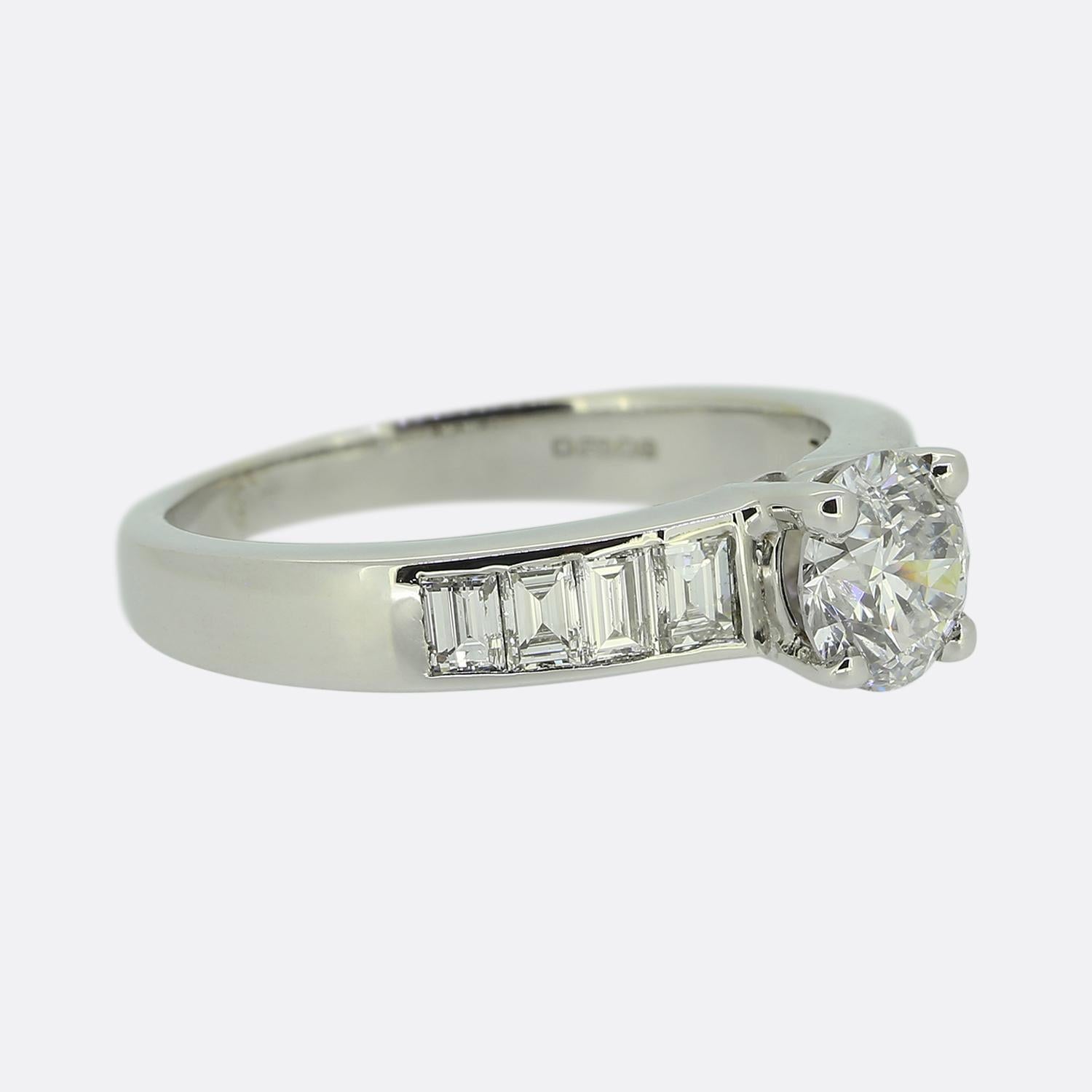 Taille brillant Bague de fiançailles solitaire en diamant de 0,74 carat en vente